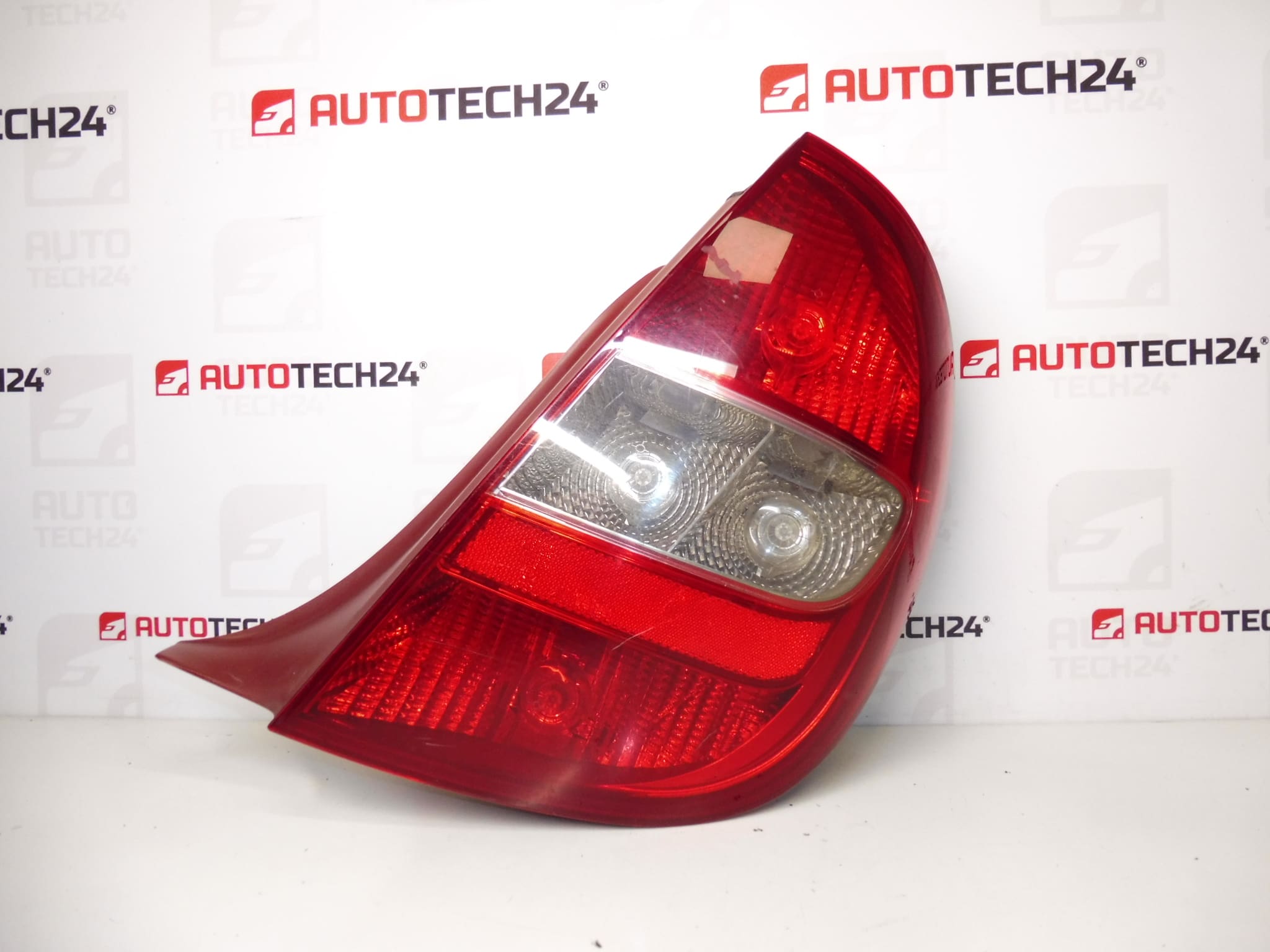 Feu arrière droit Citroën C5 berline 9632646680 6351N8