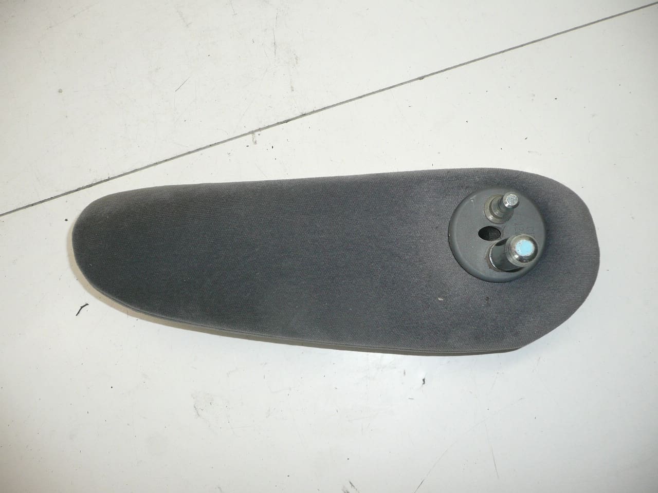 Accoudoir gauche d'occasion pour Citroën/Peugeot 8830W9 – Image 2