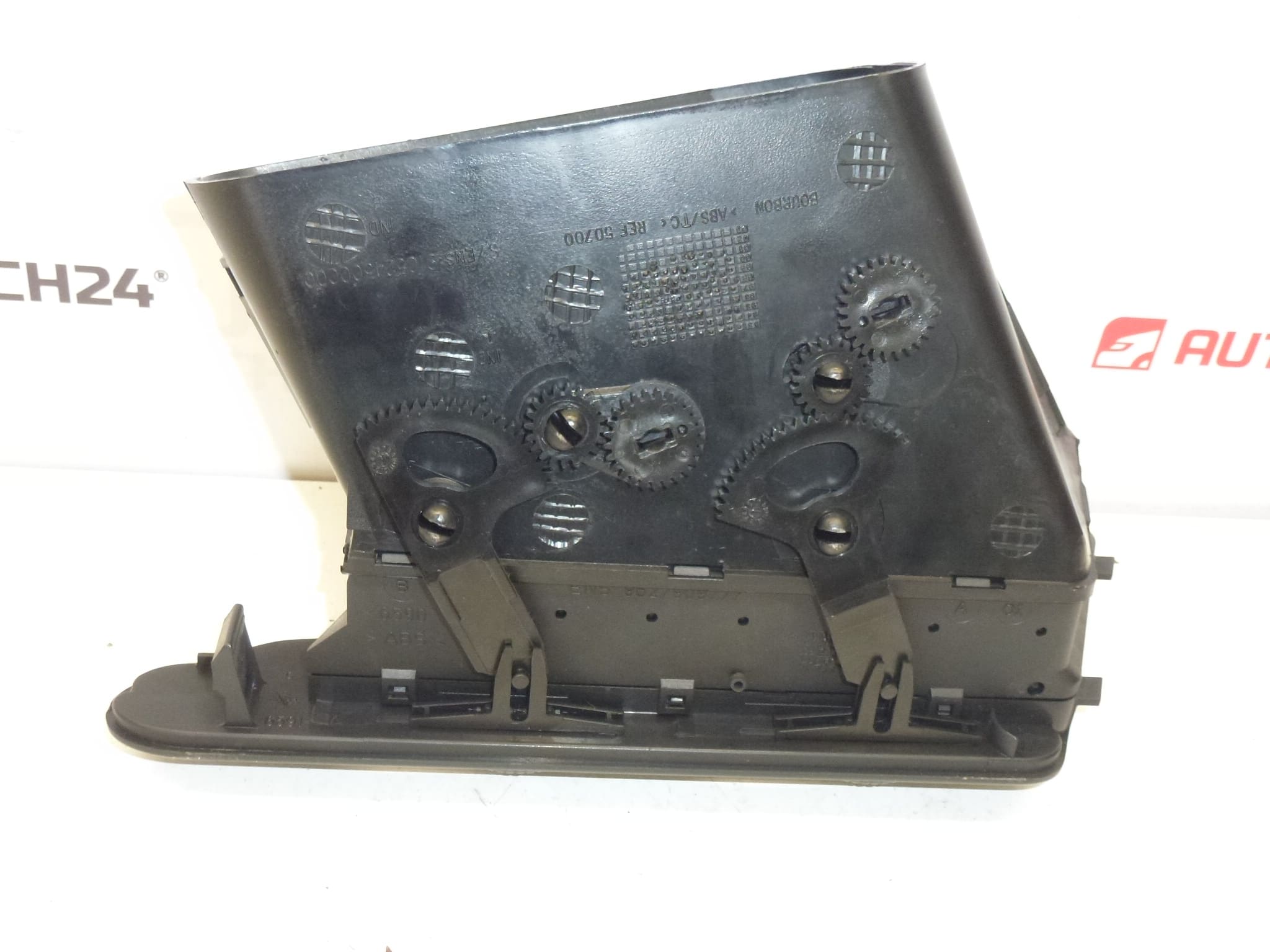 Bouche d'aération centrale pour Citroën Berlingo I et Peugeot Partner I 8265A9 – Image 2
