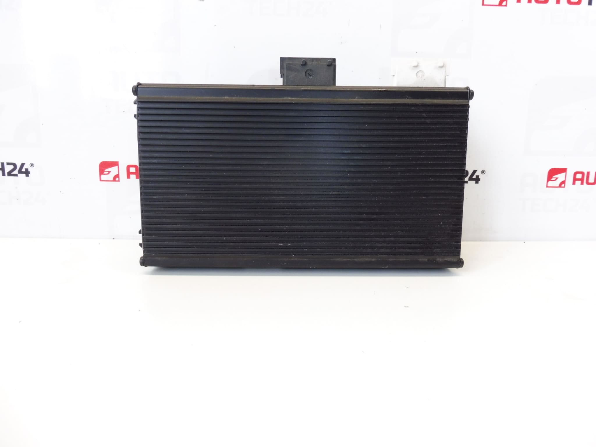 Amplificateur JBL Citroën Peugeot 9631041580