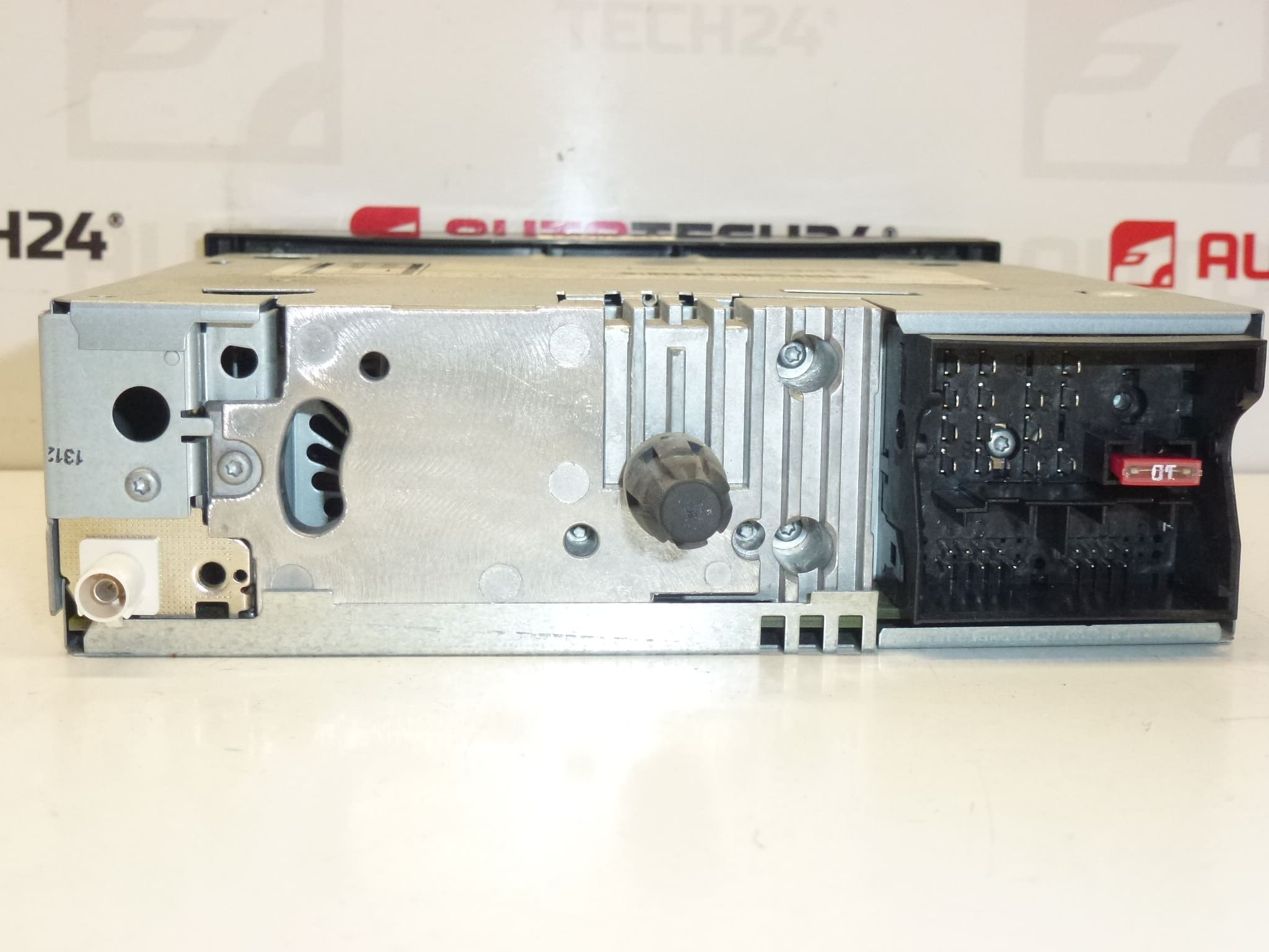 Autoradio CD/MP3 pour Citroën et Peugeot 9664769777 657992 – Image 2