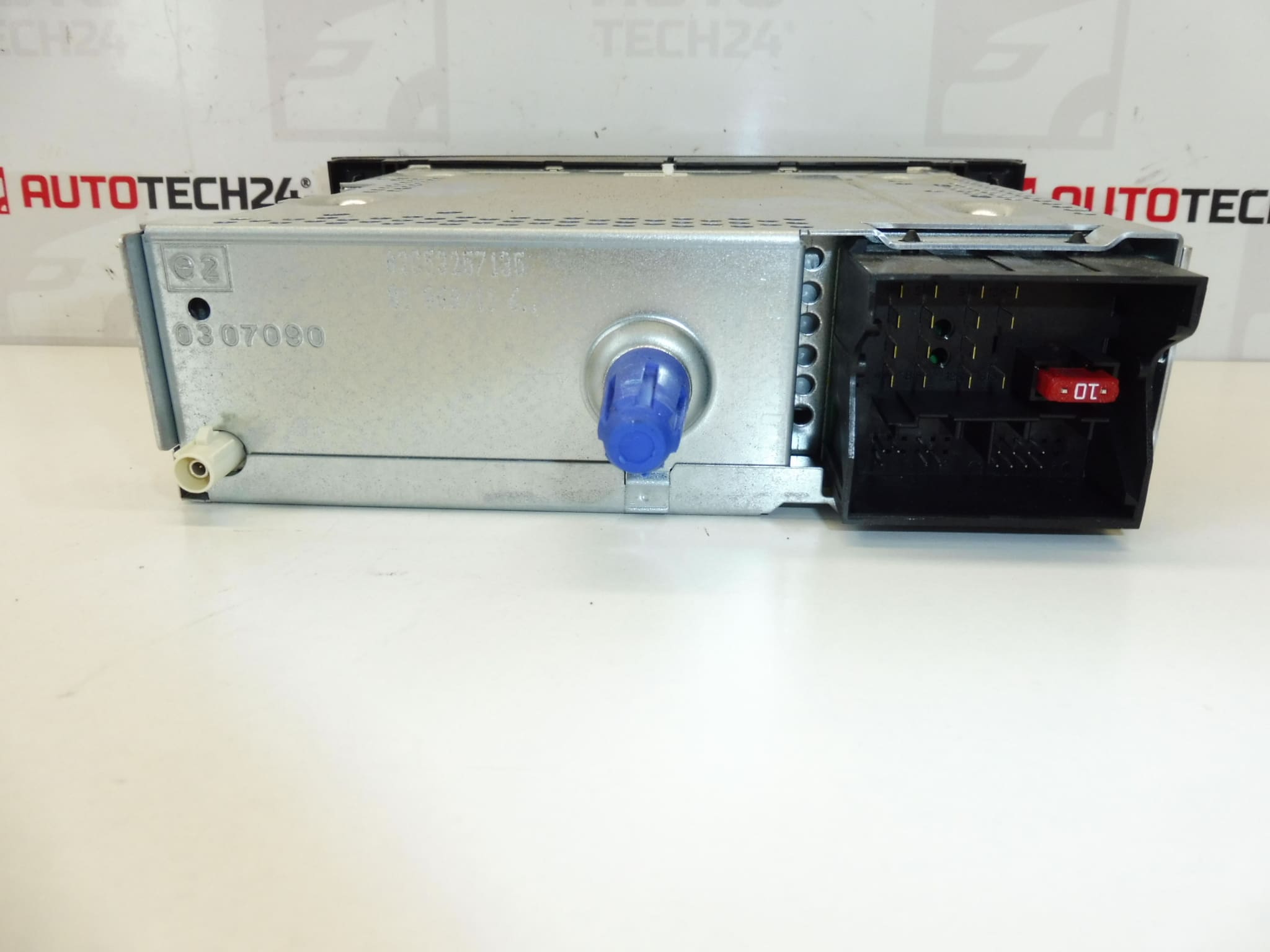 Autoradio CD Continental RD4N1M pour Peugeot 308 (d'occasion) - 96766652XH 6574QR – Image 2