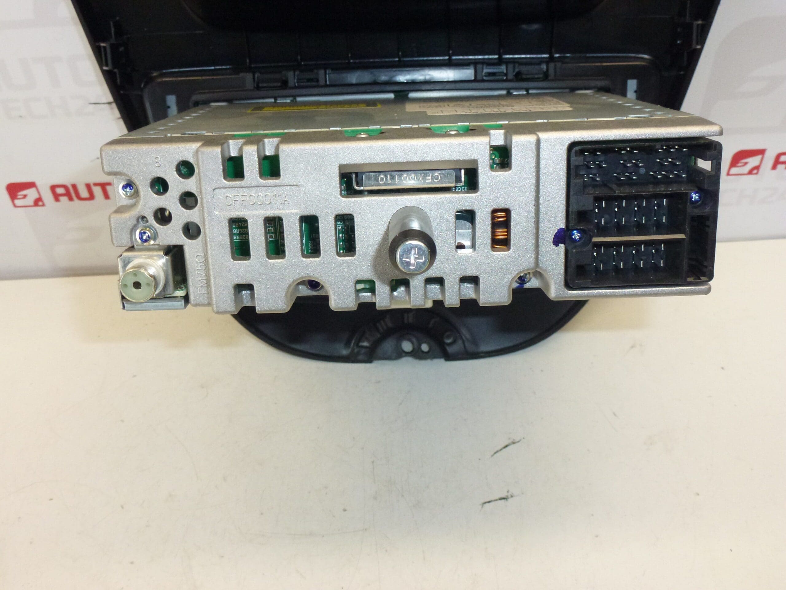 Radio Clarion avec CD Citroën C1 Peugeot 107 – Image 2