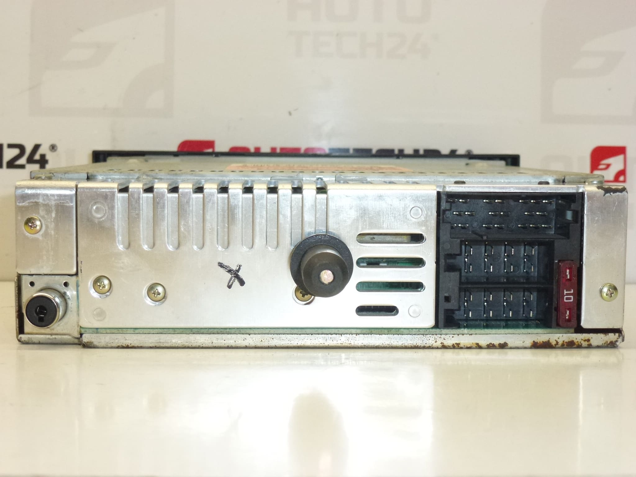 Autoradio CLARION pour Citroën et Peugeot 96476647XT 6564JW – Image 2