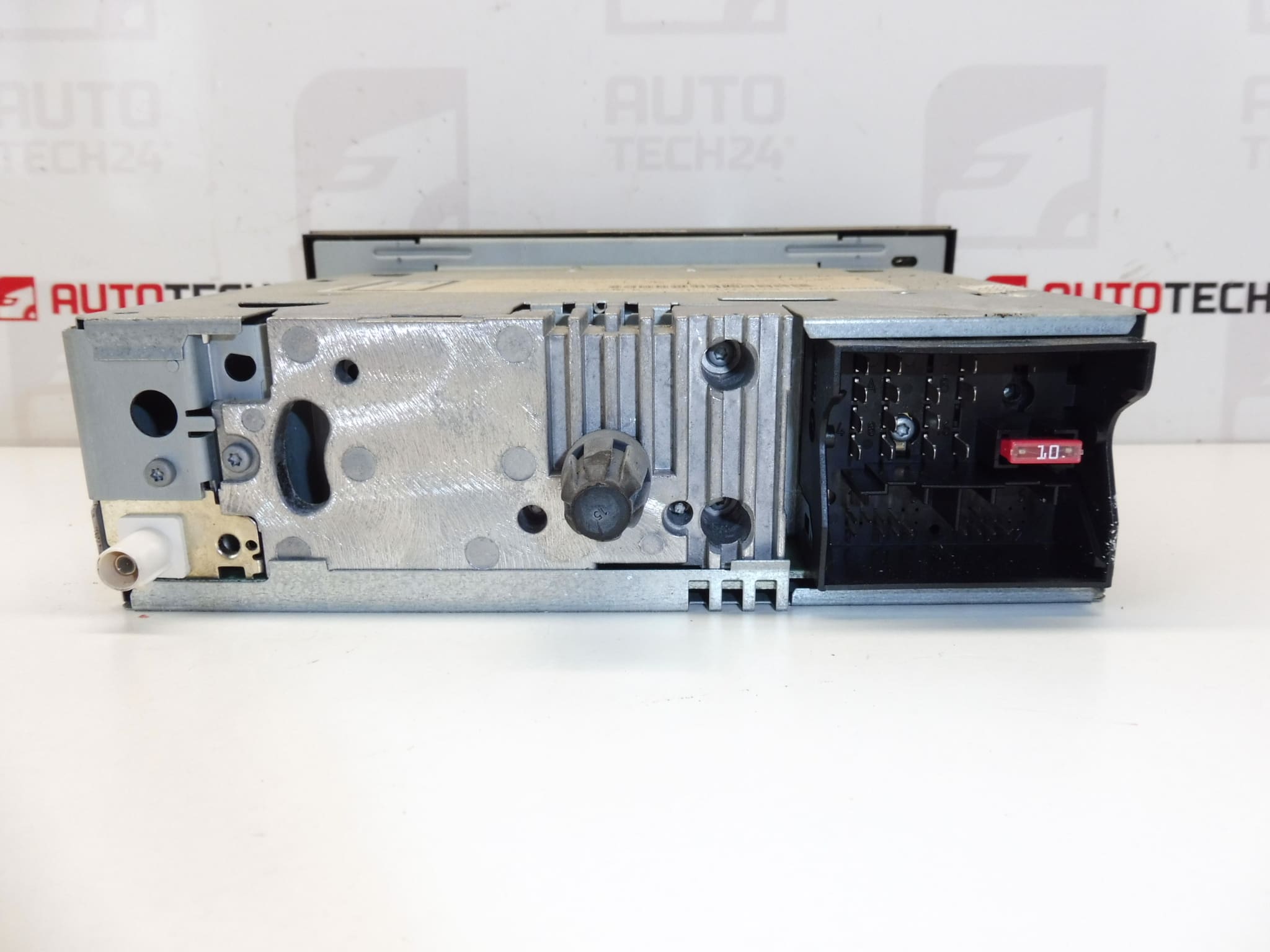 Autoradio CD RD4 N1 pour Citroën et Peugeot - 02 9660647877 – Image 2
