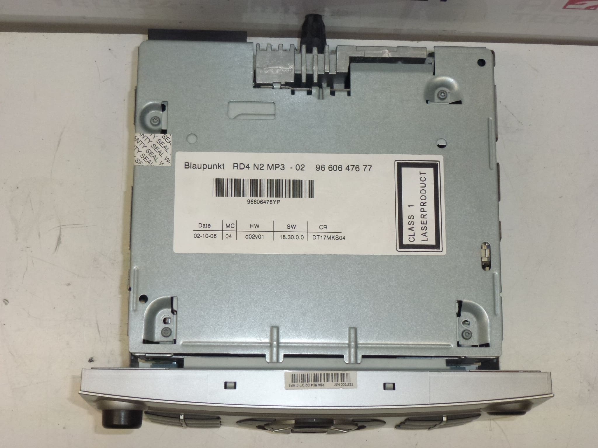 Autoradio CD/MP3 pour Citroën et Peugeot RD4 N2 9660647677 657953 – Image 2