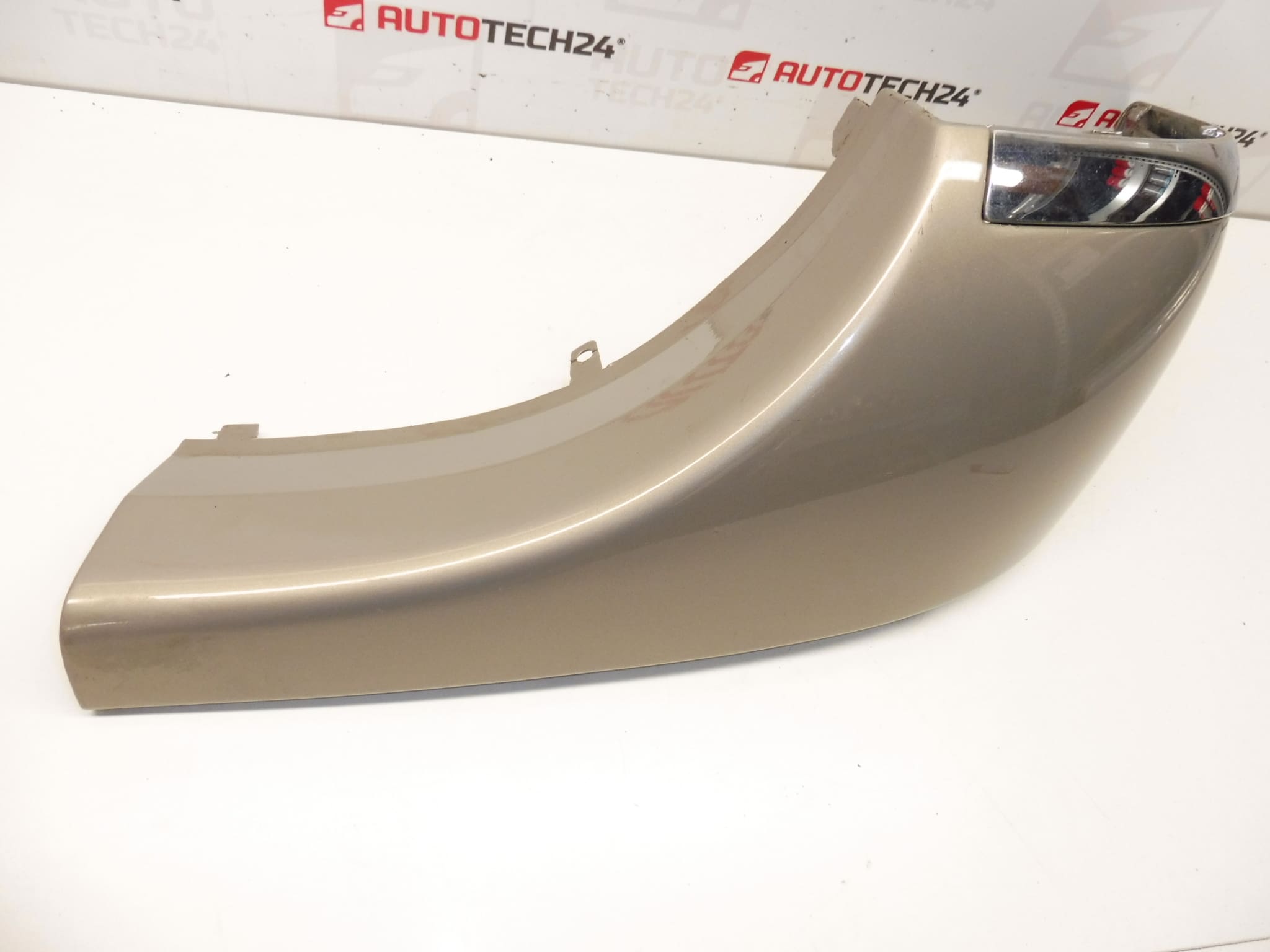 Moulure droite chromée de pare-chocs arrière Citroën Xsara Picasso KDDC 7452CT – Image 2