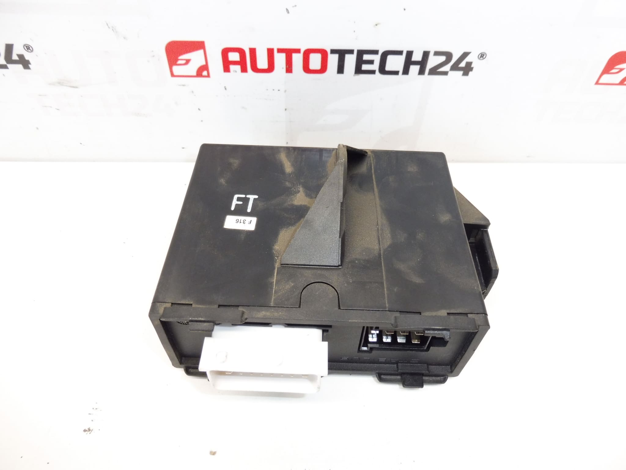 Moteur électrique d'ouverture du hayon arrière pour PEUGEOT 607 1304019947 8735J2 – Image 2