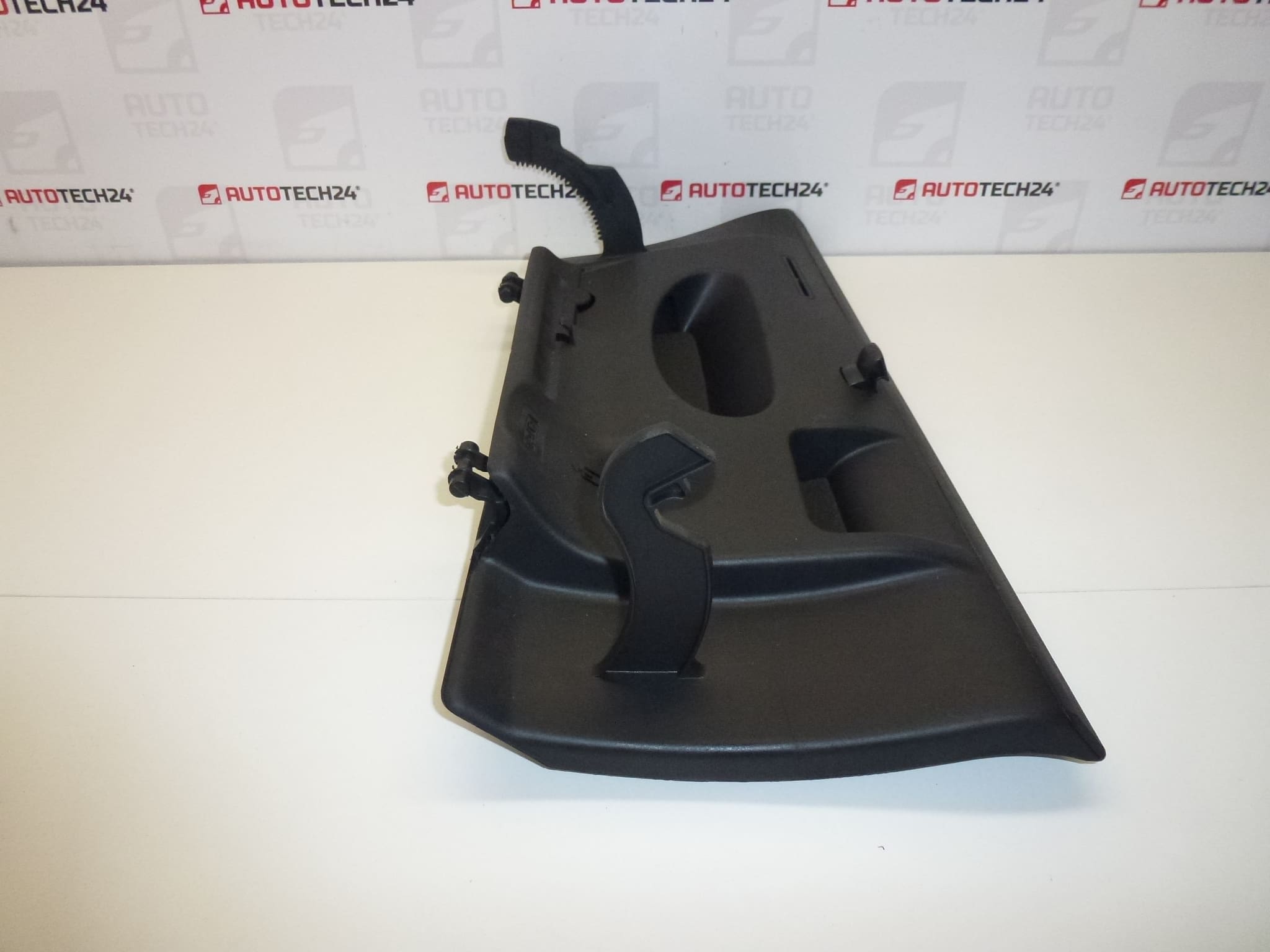 Boîte à gants Citroën C4 8218N1 – Image 2