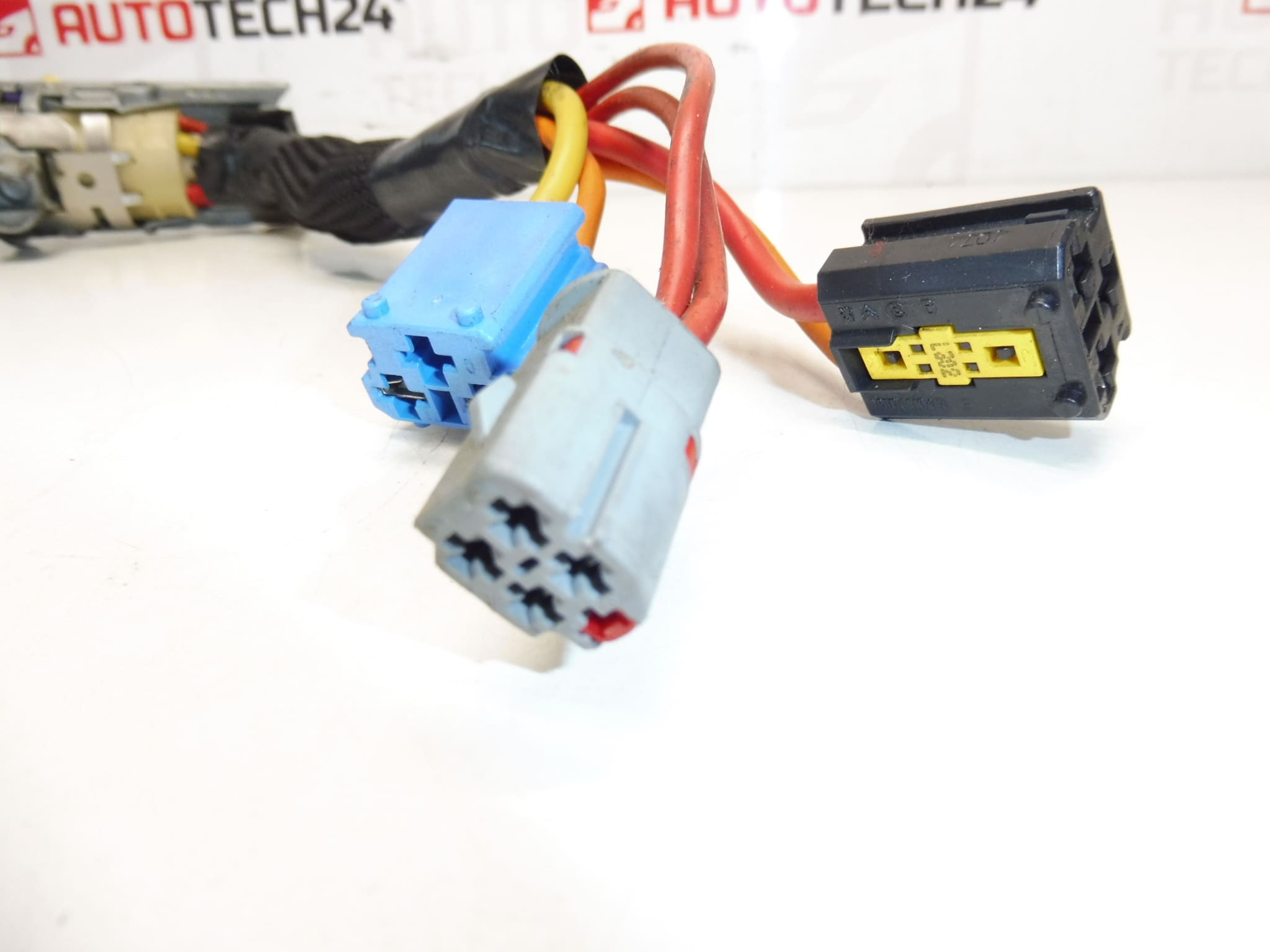 Neiman d'occasion avec 1 clé pour Peugeot 607, réf. 4162T5 – Image 2