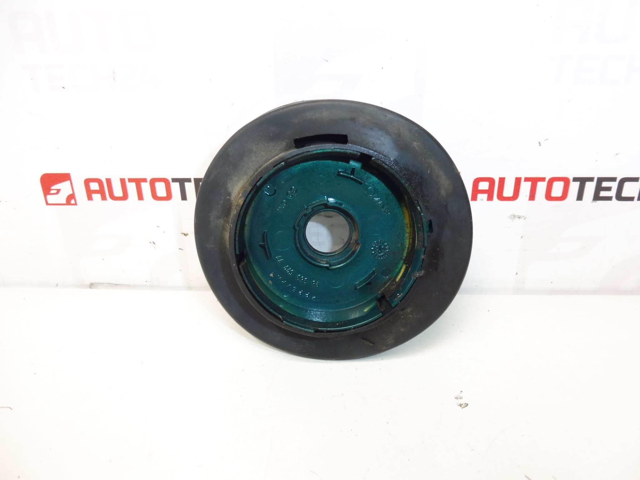 Bouchon de réservoir d'occasion pour Citroën Berlingo / Peugeot Partner 9636357777 – Image 2