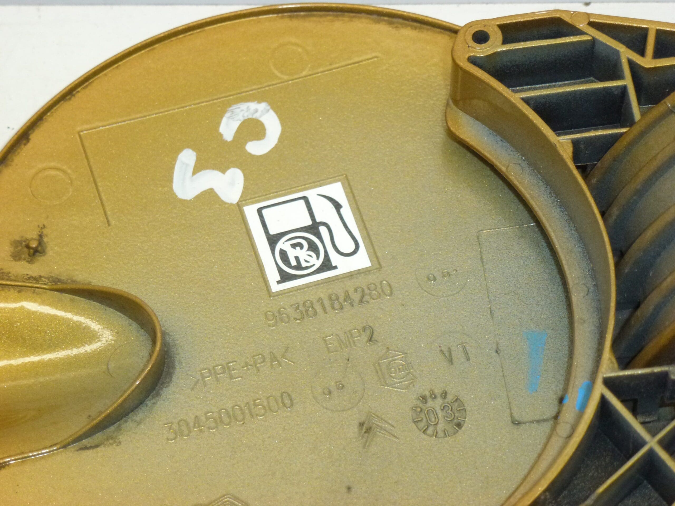 Bouchon de réservoir pour Citroën C3 orange 9638184280 – Image 2