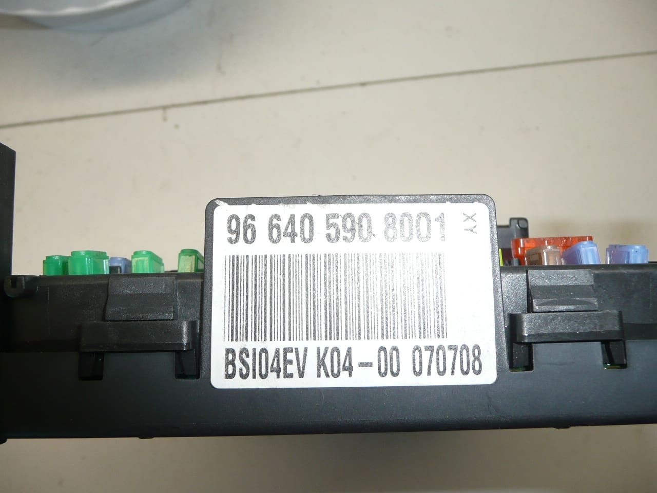 BSI04EV K04-00 Citroën/Peugeot 9664059080 01 - Unité de commande BSI pour véhicules Citroën et Peugeot (pièce d'occasion) – Image 2