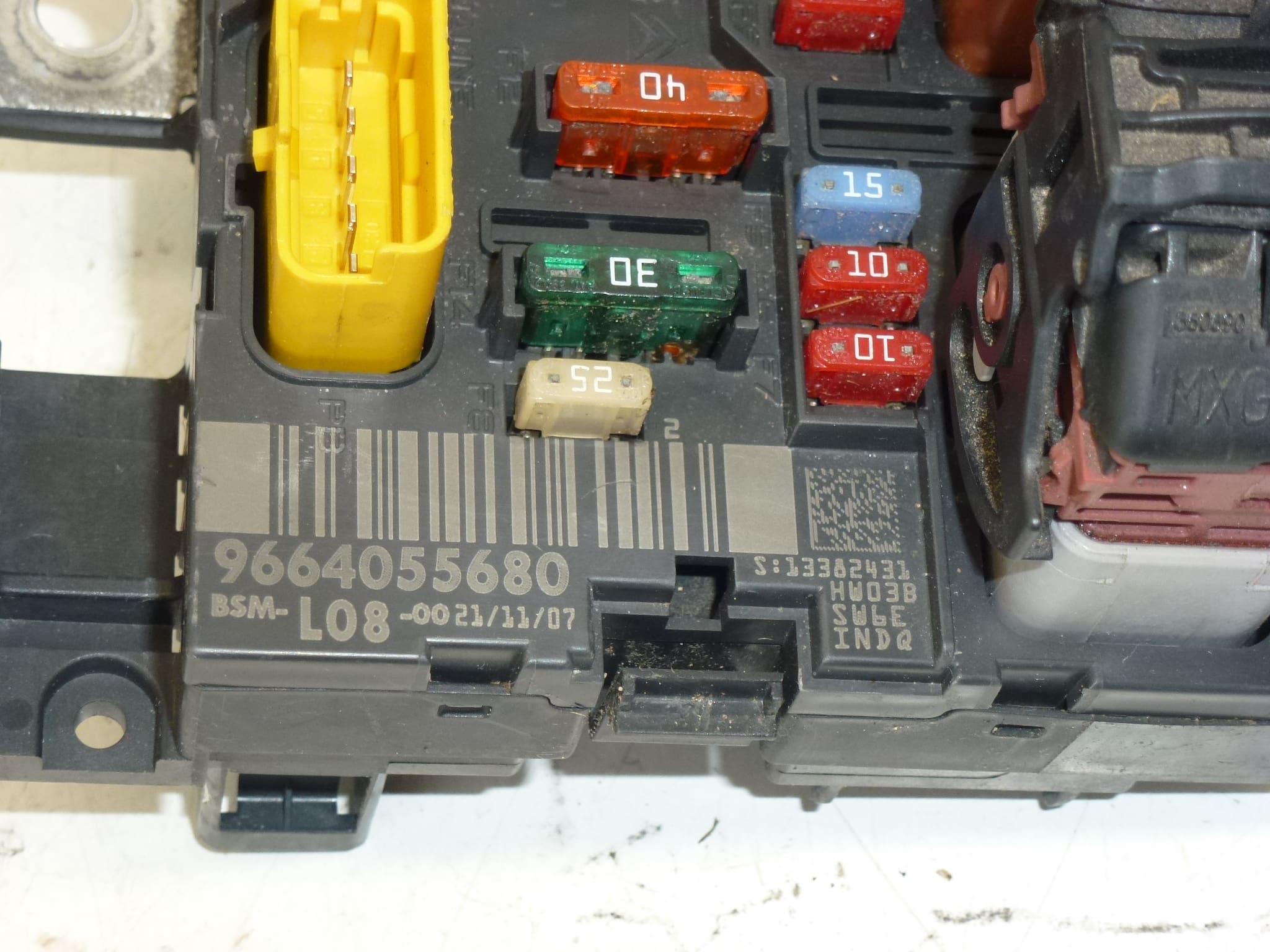 BSM L08-00 Delphi pour Citroën et Peugeot 9664055680 avec câblage (d'occasion) – Image 2