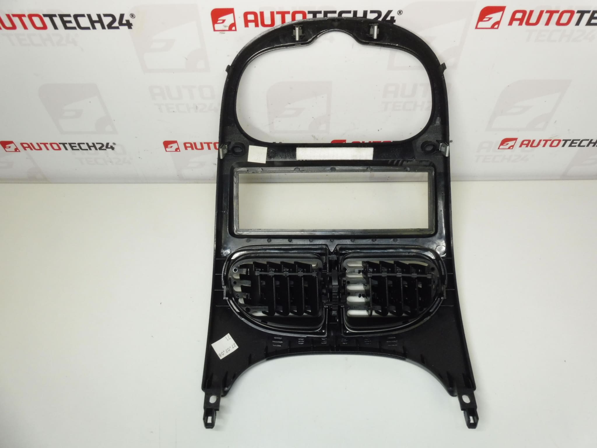 Cadre de radio avec bouches d'aération pour Peugeot 206 8211C5 – Image 2