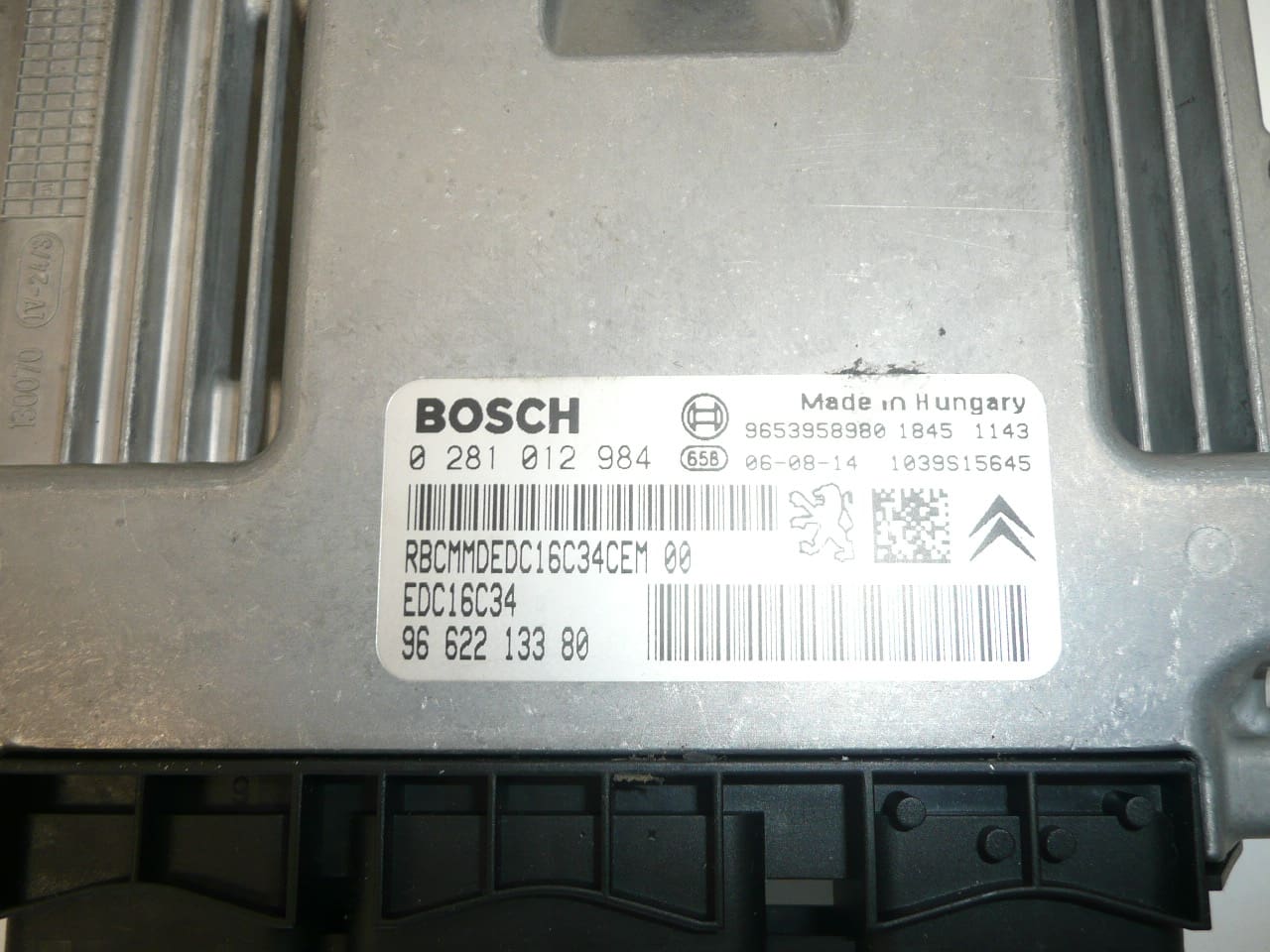 Unité de commande moteur Bosch EDC16C34 d'occasion pour Citroën et Peugeot 0281012984 9662213380 – Image 2