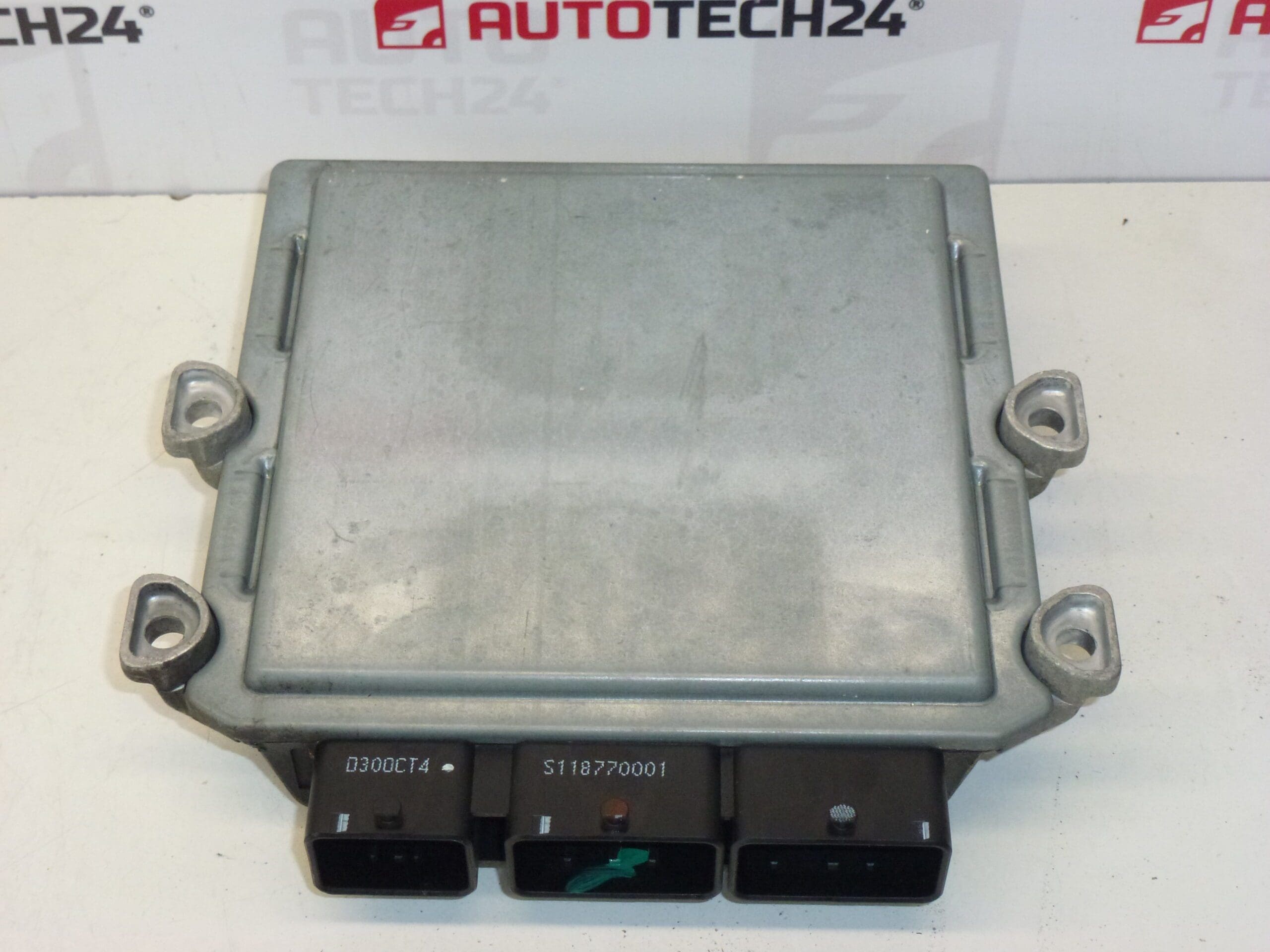 Unité de contrôle moteur Siemens VDO SID803 5WS40029O-T – Image 2