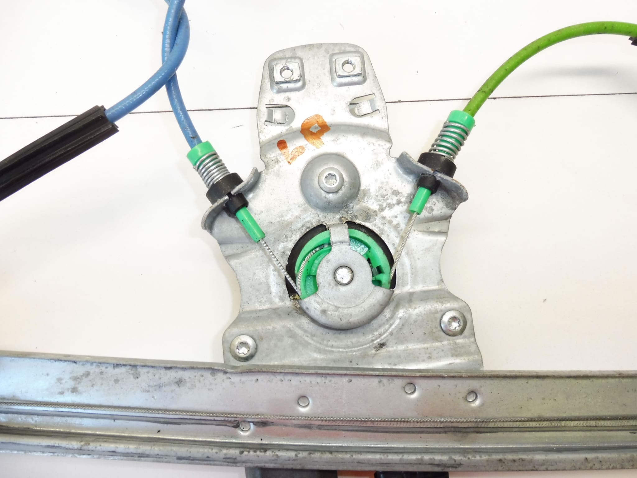 Mécanisme de lève-vitre avant gauche pour Citroën C5 X7 0130822444 128000781 – Image 2