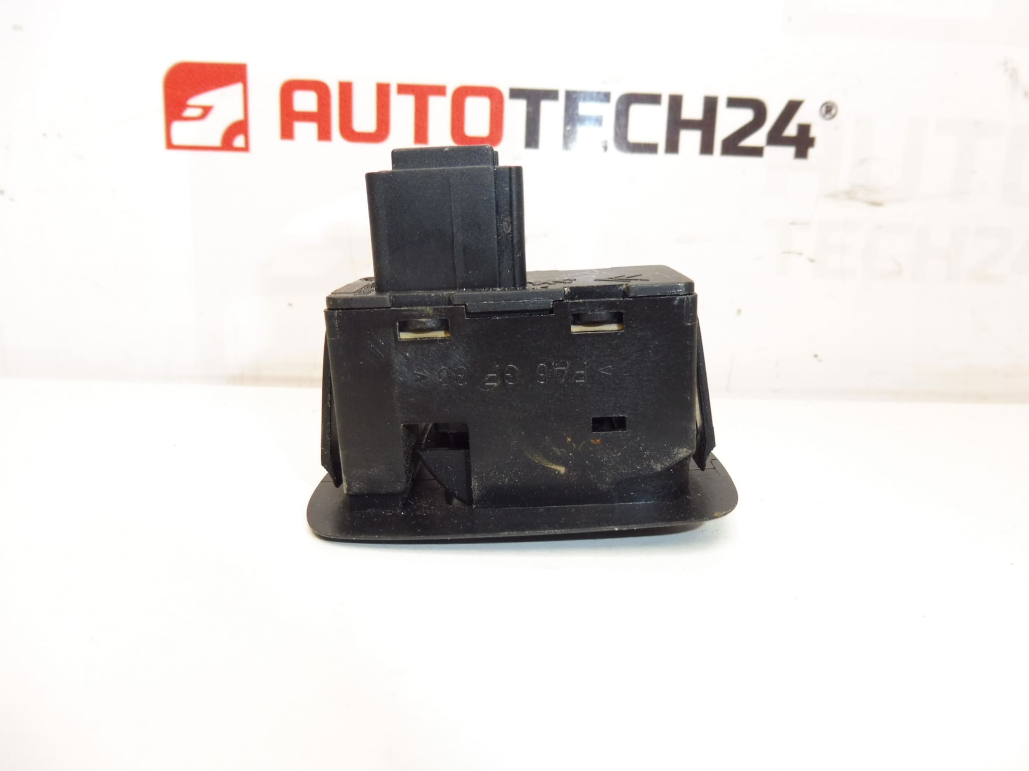 Commande de lève-vitre Citroën/Peugeot 96512625XT 6554AL – Image 2