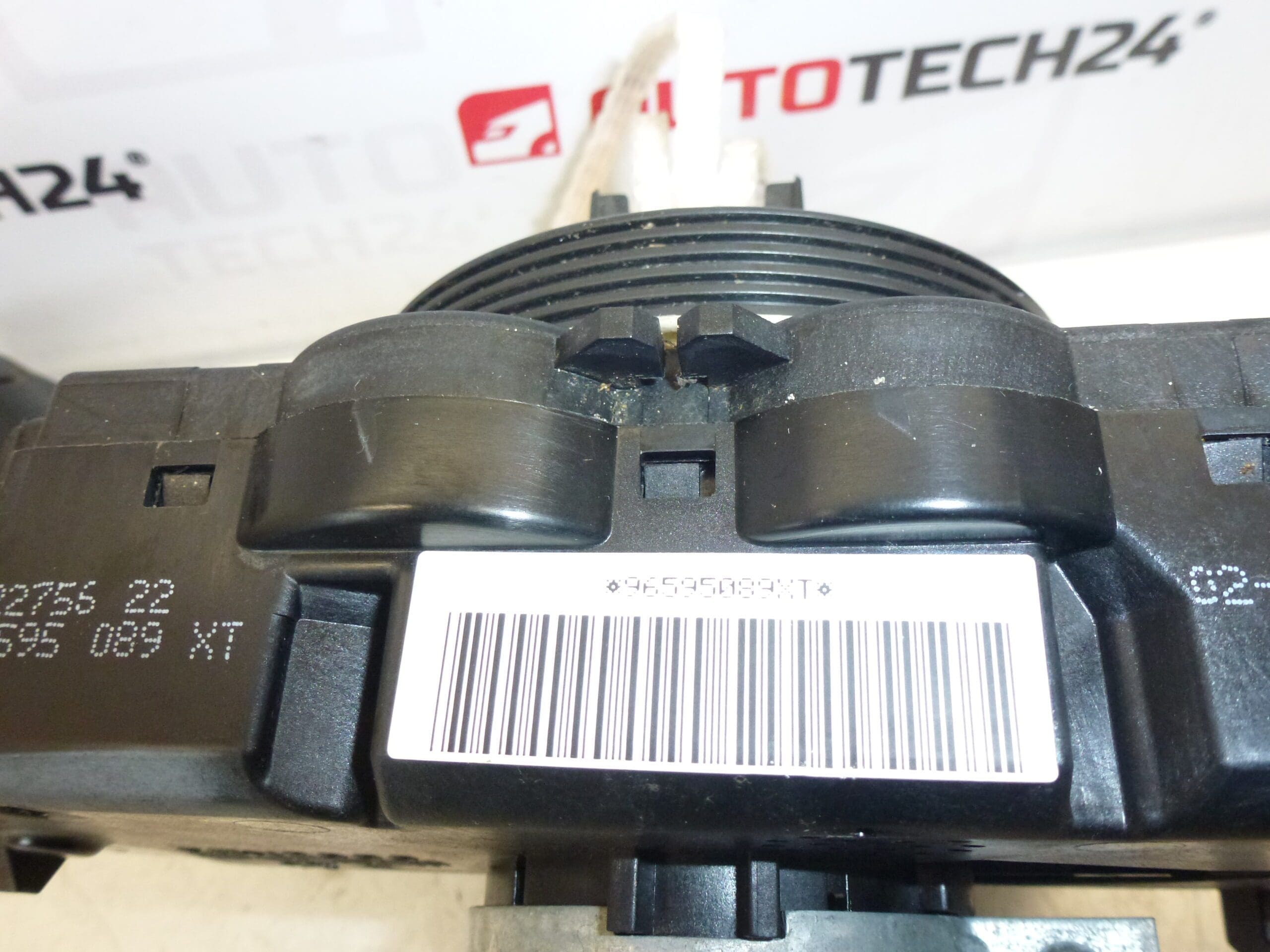 Commandes sous-volant pour Citroën/Peugeot 96595089XT 6242C5 – Image 2