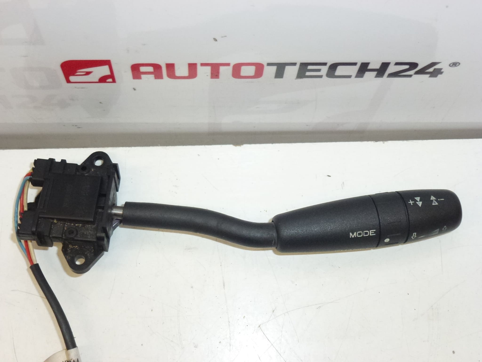 Commande de radio d'occasion pour Citroën/Peugeot 96343806ZL 6239J9 – Image 2