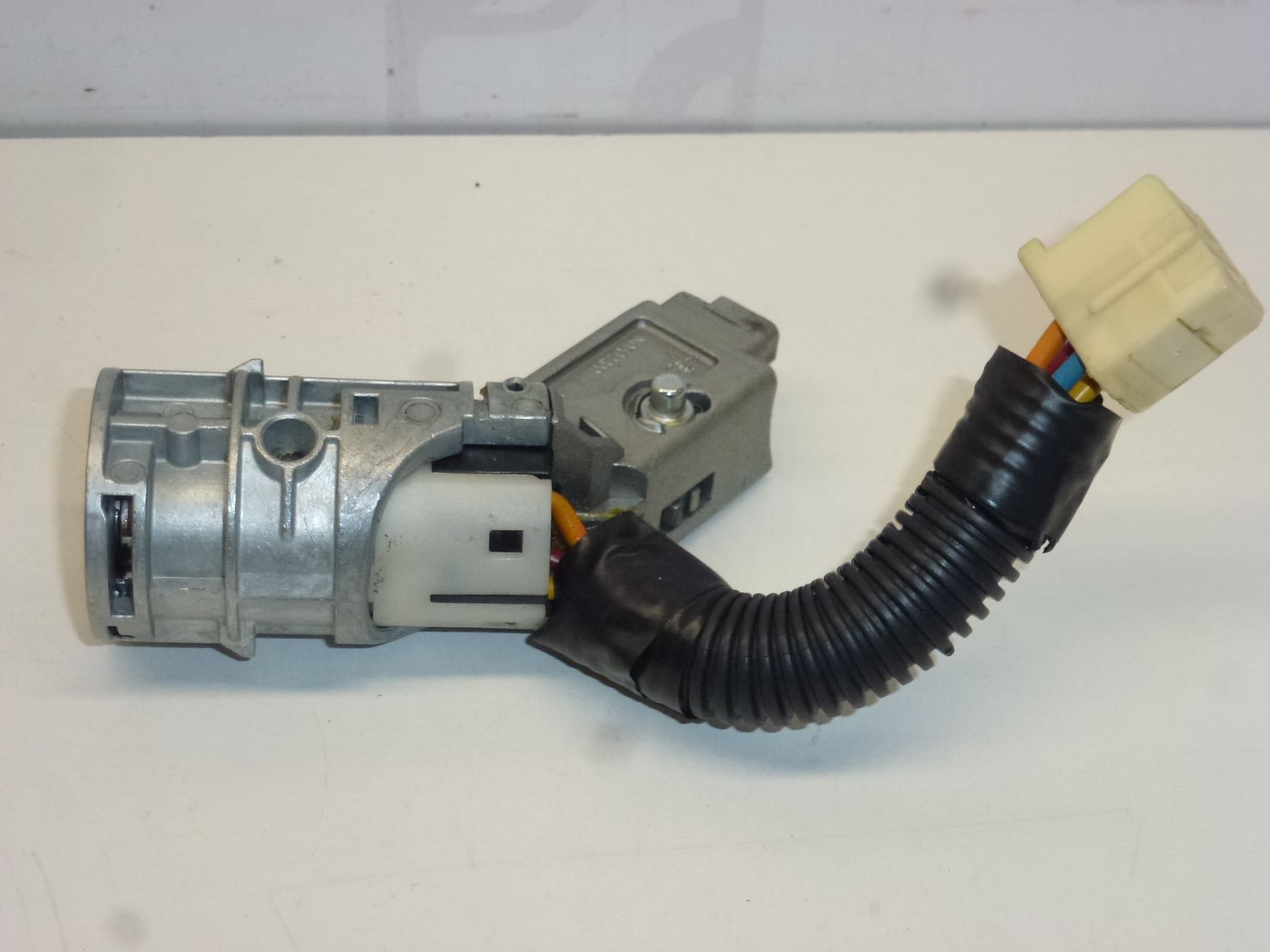 Barillet de contact avec deux clés pour Citroën C1 / Peugeot 107 4162FK – Image 2