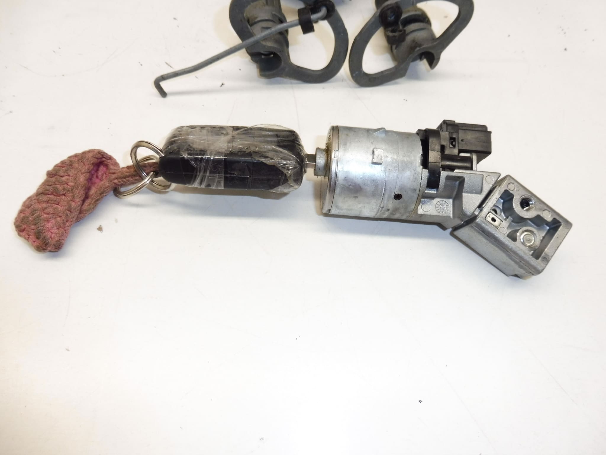 Kit de serrures pour Citroën C8 et Peugeot 807 + 1 clé 4162TA/4162KJ – Image 2