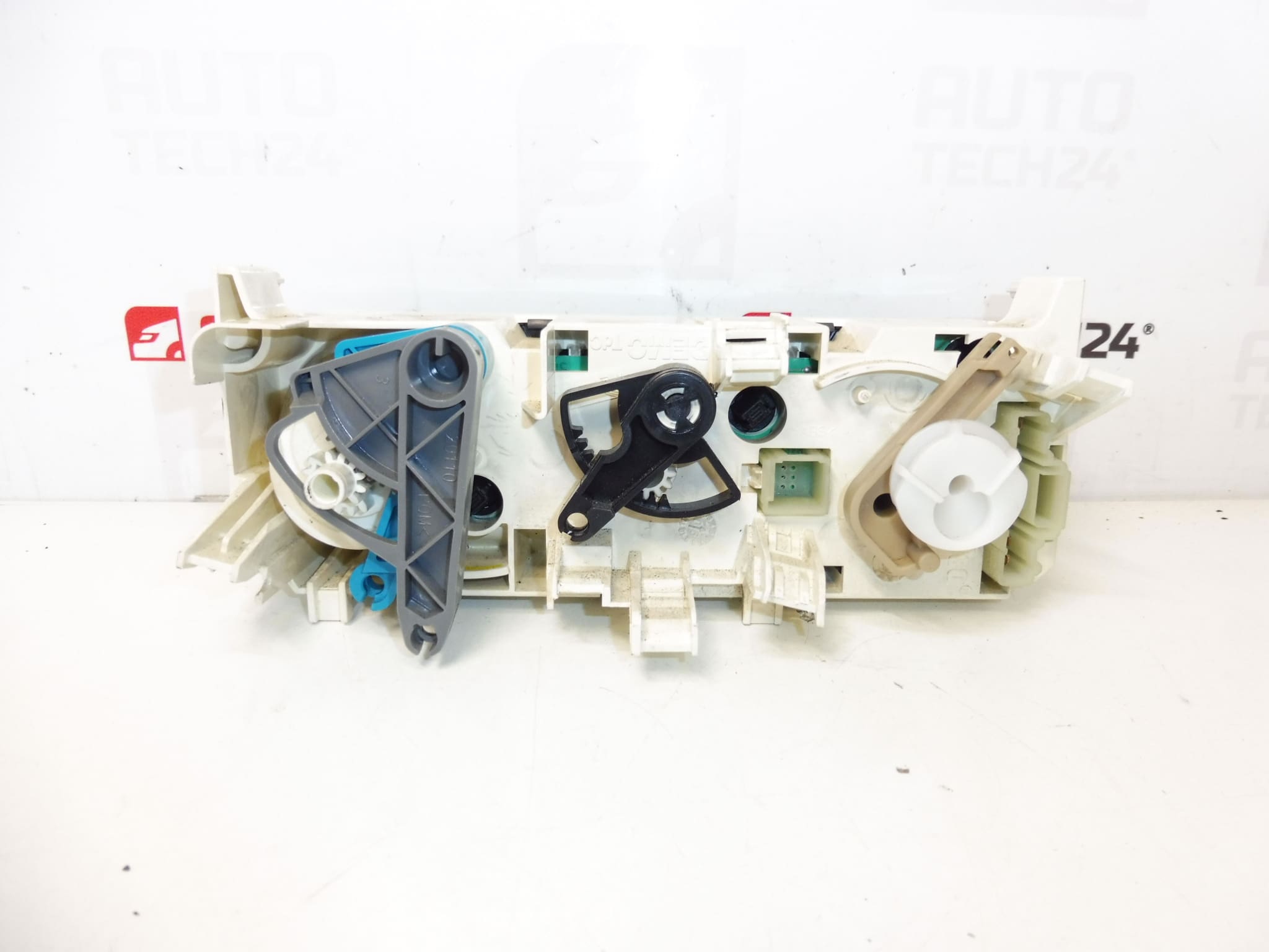 Commande de chauffage d'occasion pour Citroën Berlingo et Peugeot Partner 030808E 6451NL – Image 2