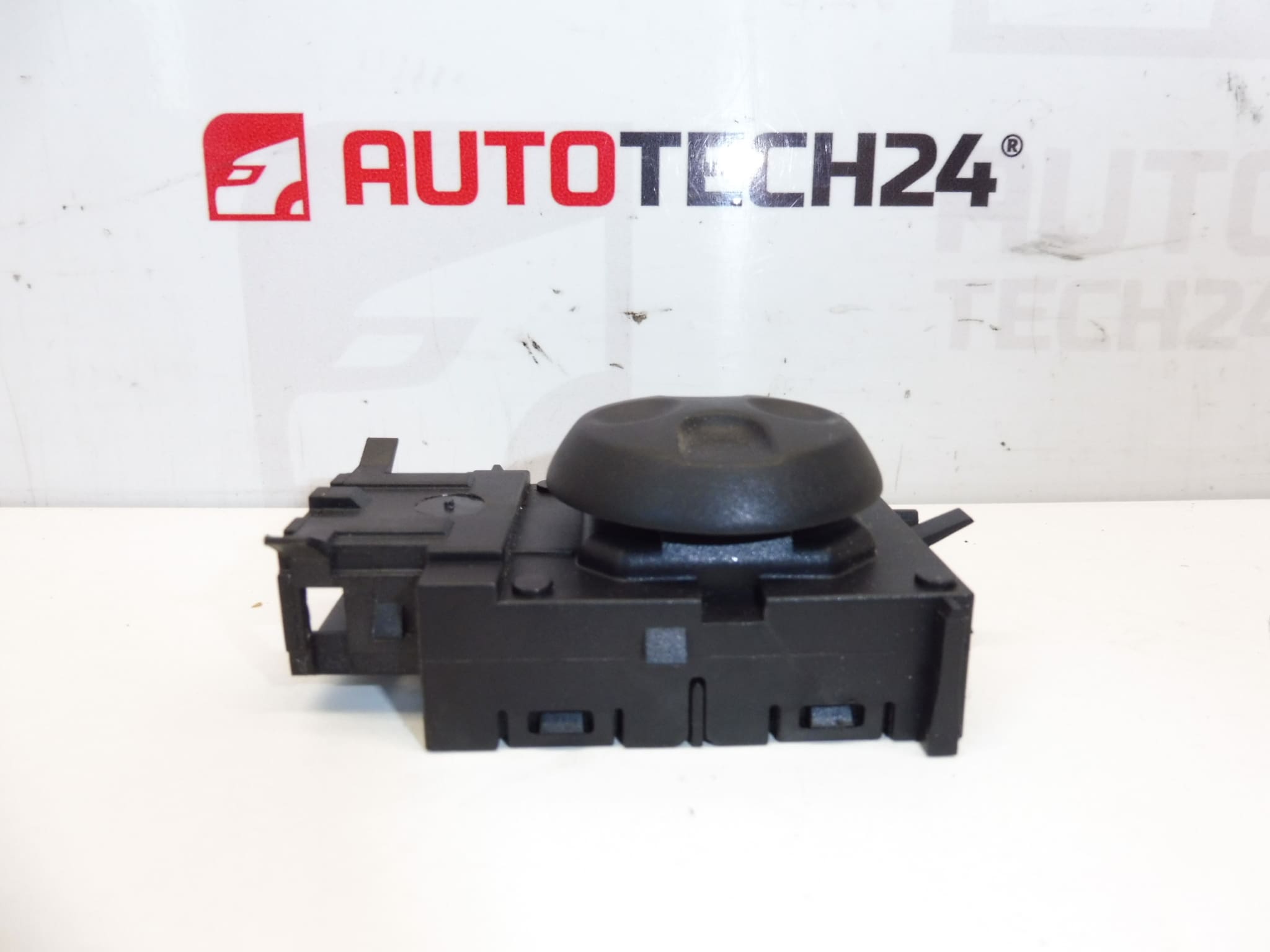 Commande de réglage de siège conducteur Citroën C5 X7 96602210XT 8898JC – Image 2