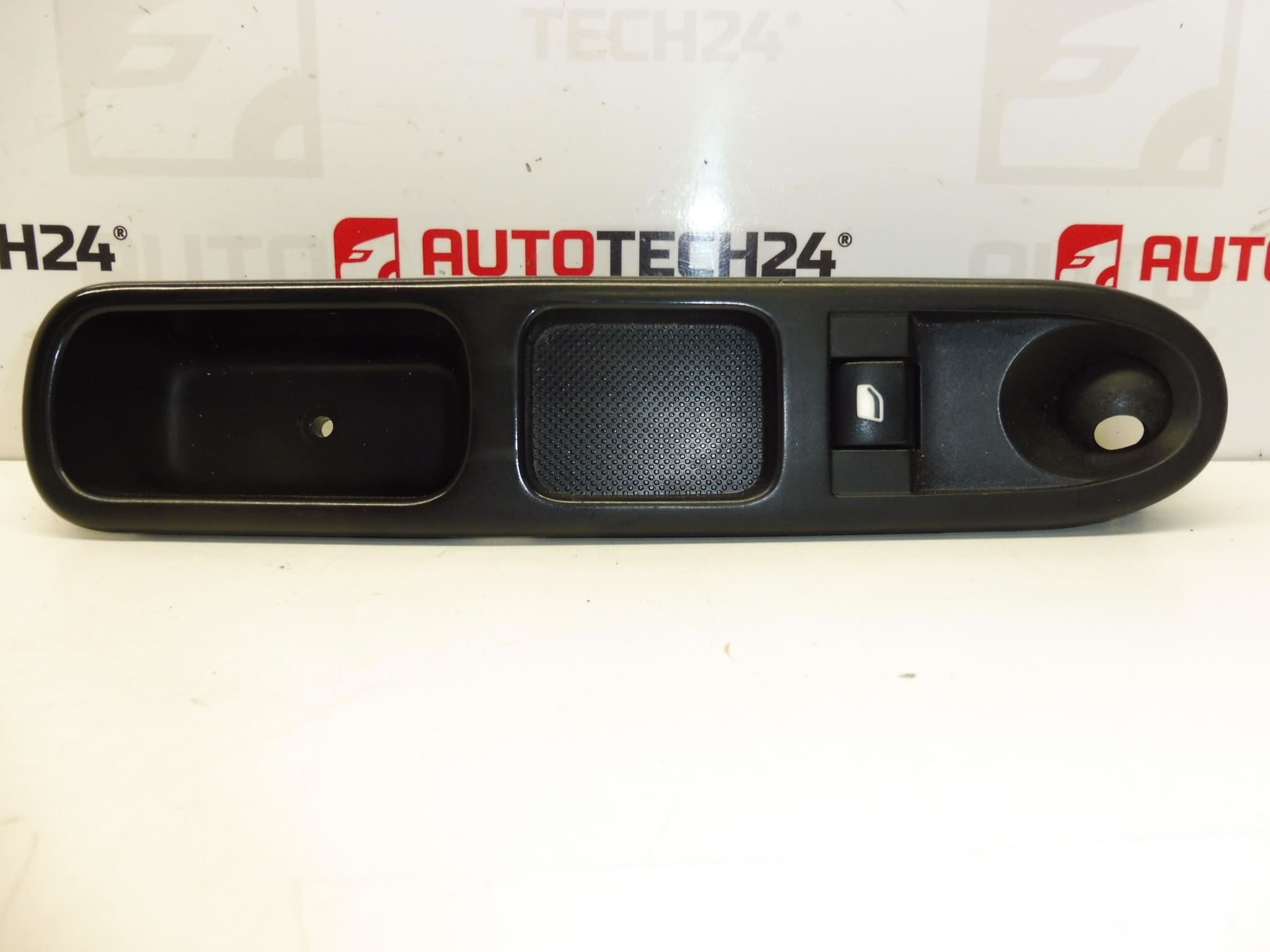 Commande de lève-vitre d'occasion pour Peugeot/Citroën (PSA) - Réf. 96548608 / 6554QP – Image 2