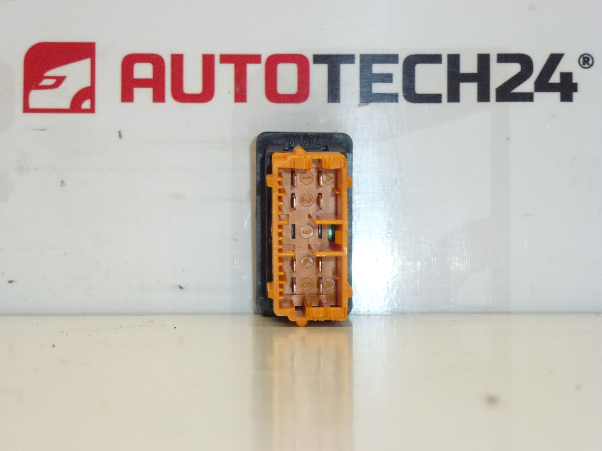 Commande lève-vitre Citroën Xsara Picasso 6554E1 – Image 2