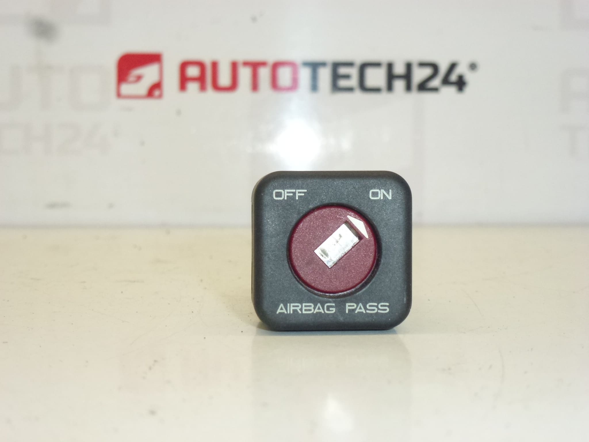 Commutateur airbag passager Citroën Peugeot 96373205XT 8216E6