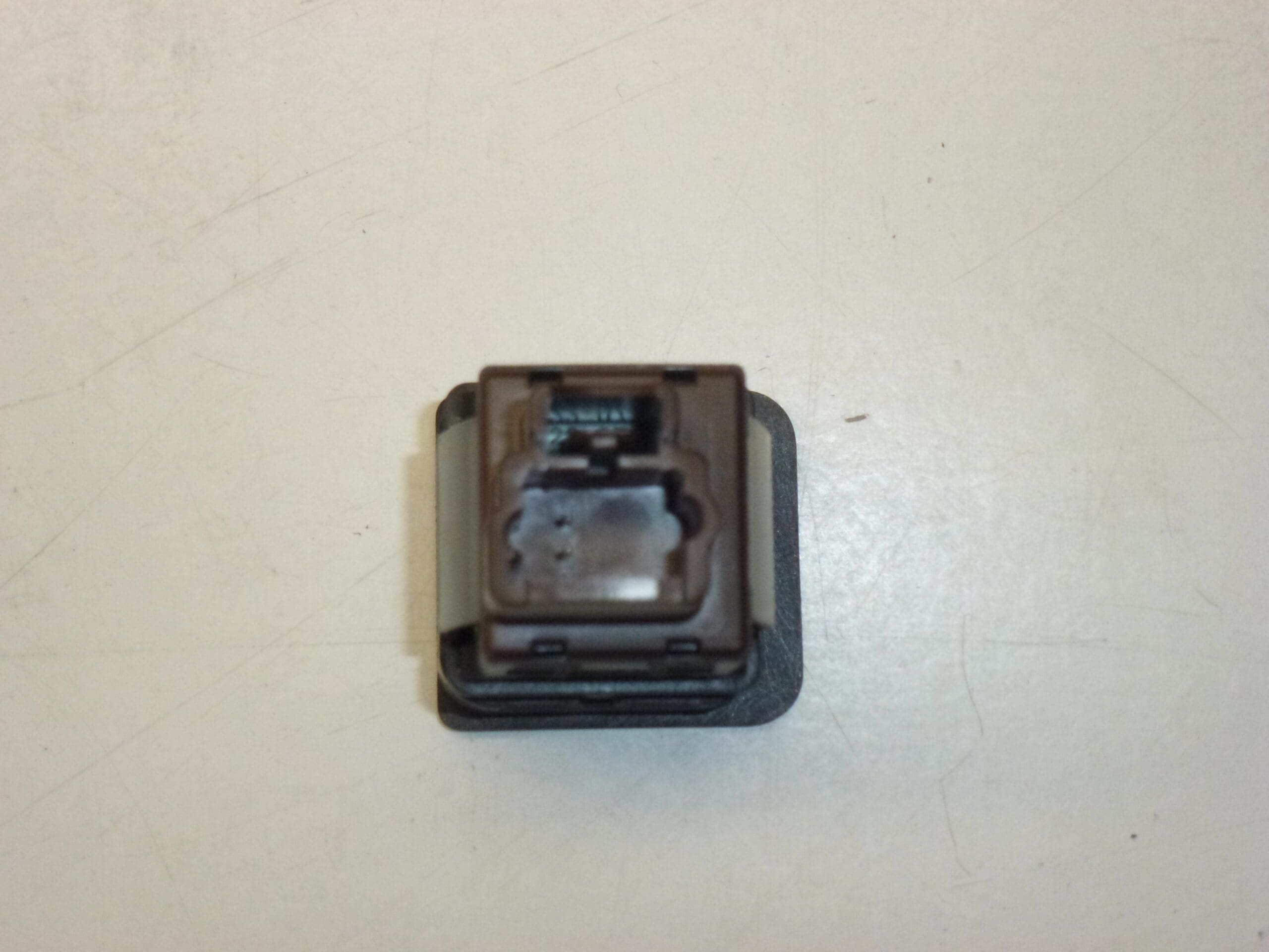 Interrupteur d'airbag passager Citroën/Peugeot 96392531XT 8216K4 – Image 2