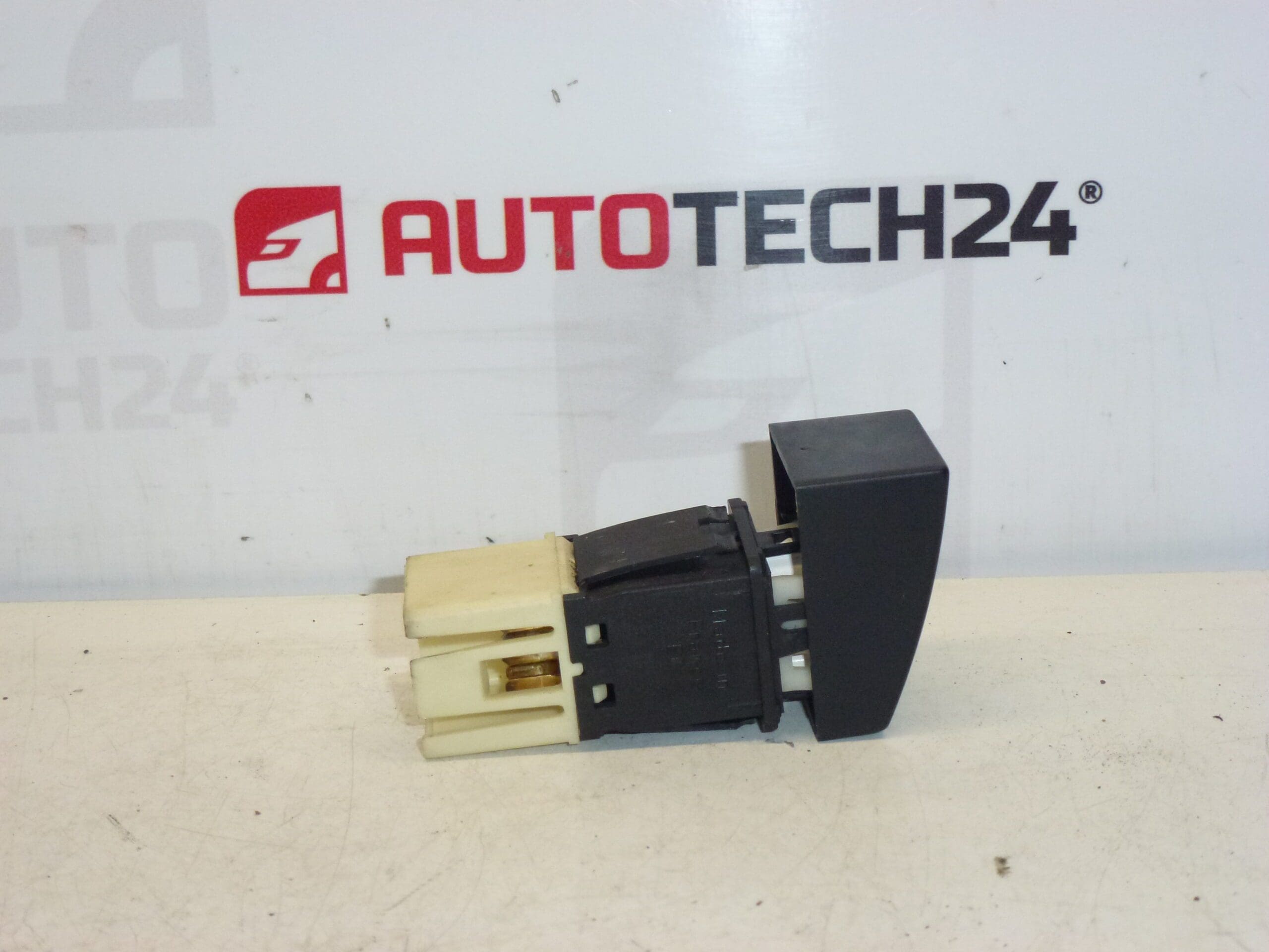 Interrupteur ESP pour Peugeot 406 6554K6 – Image 2