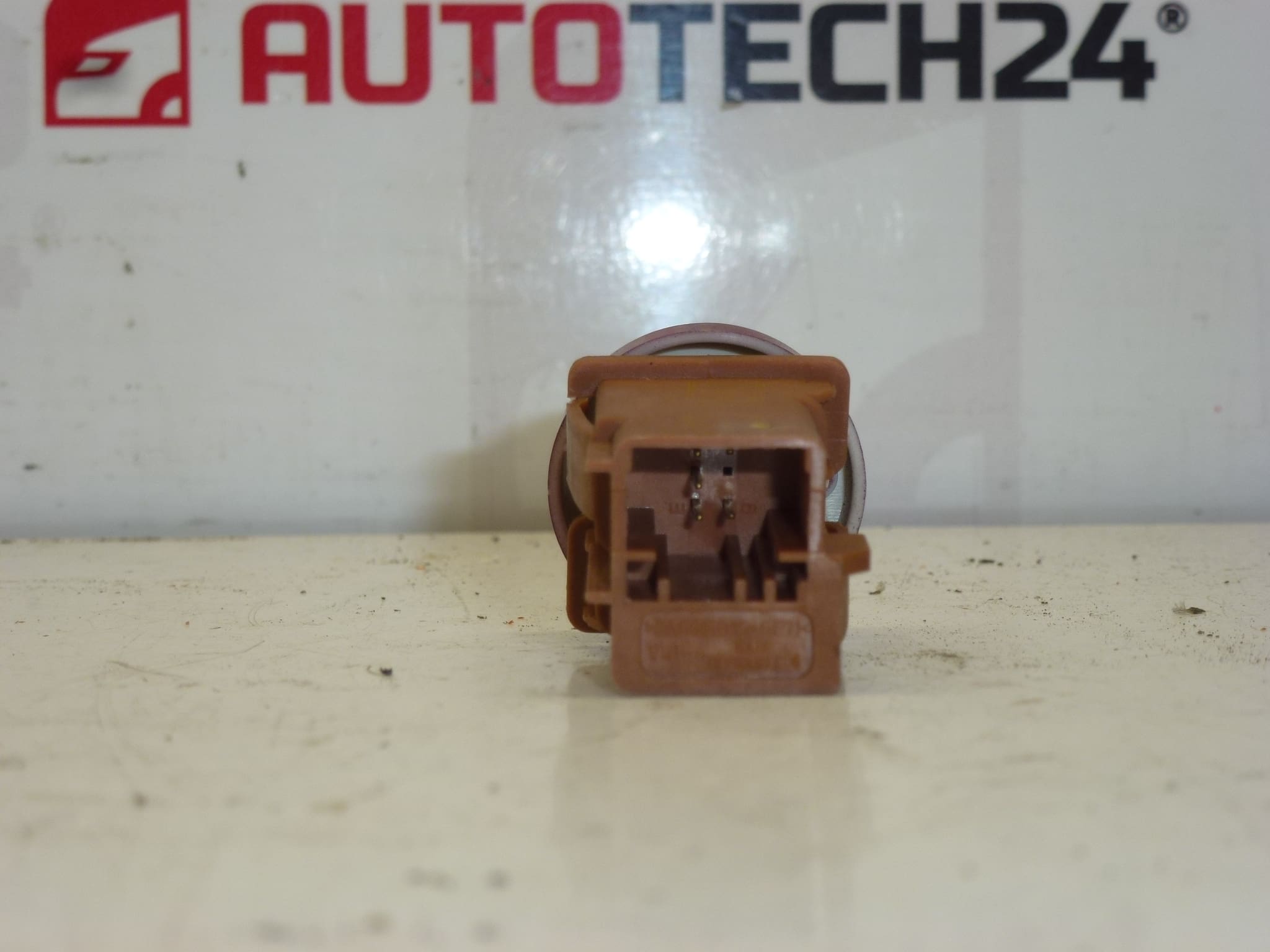 Interrupteur de feux de détresse Citroën Xsara 6554J6 – Image 2