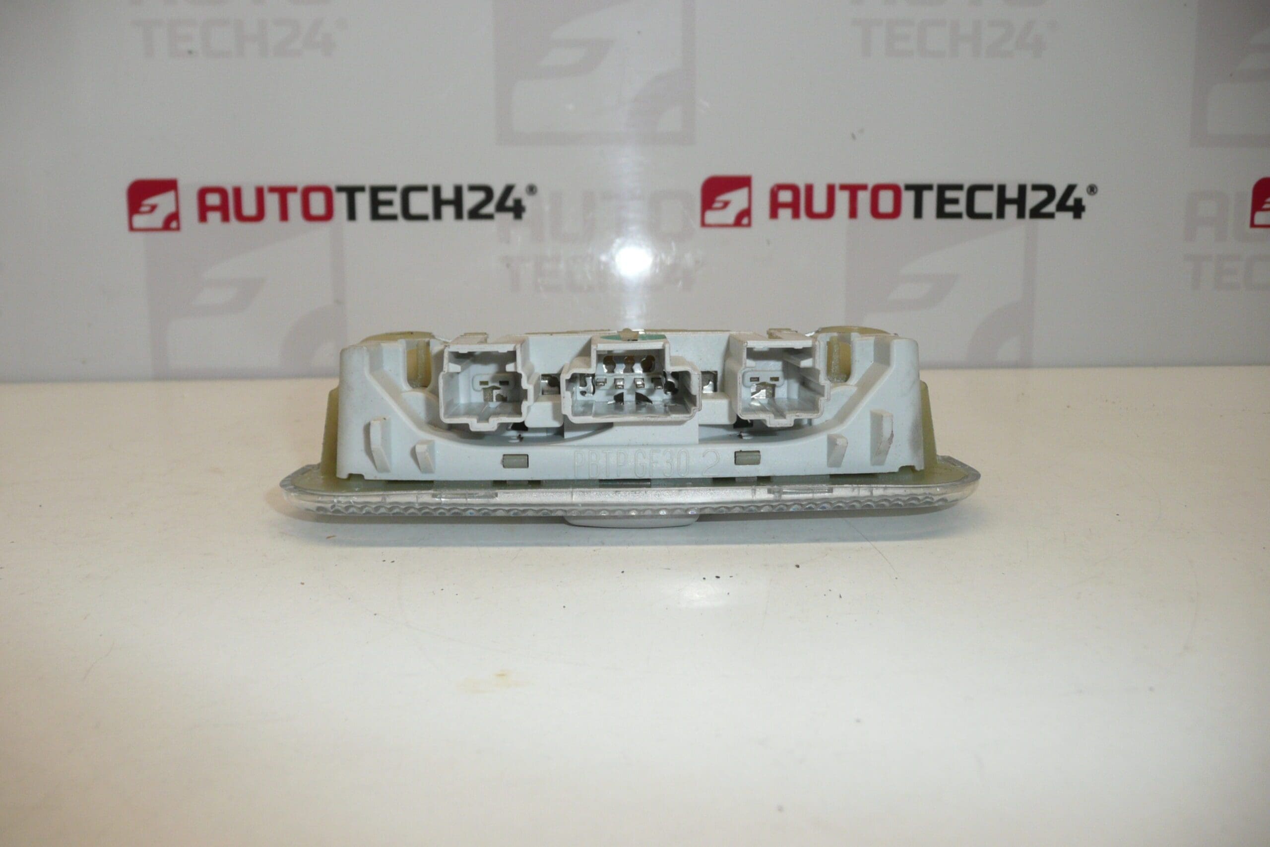 Lampe d'Éclairage Intérieur Citroën Peugeot 6362N4 – Image 2