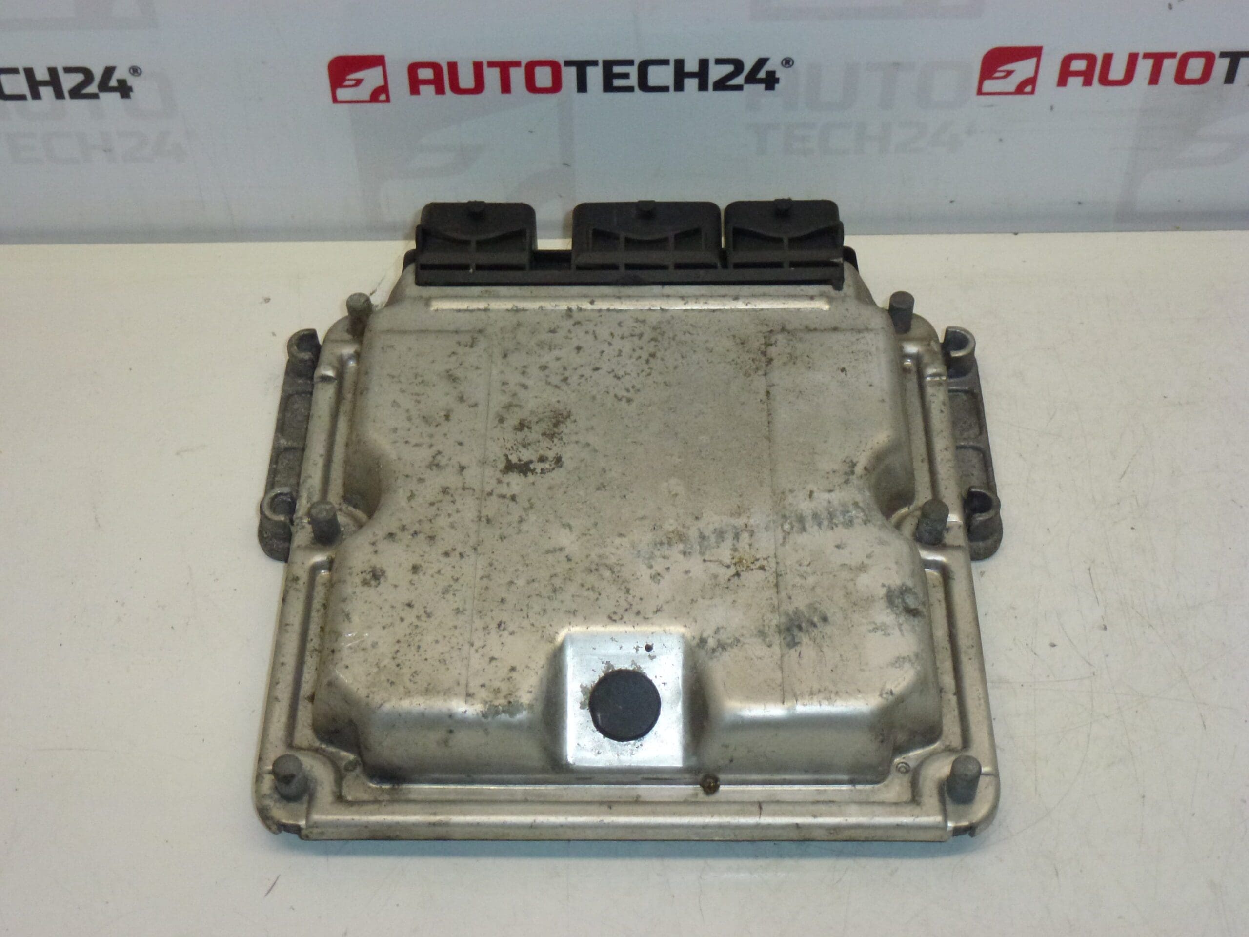 Calculateur BOSCH EDC15C2 0281011518 9658373180 – Image 2