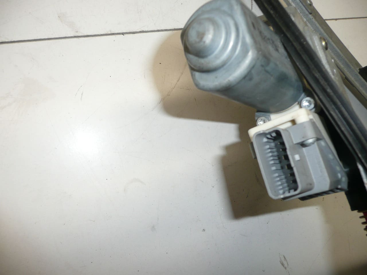 Mécanisme de lève-vitre avant gauche pour Citroën Xsara Picasso 9221G2 – Image 2