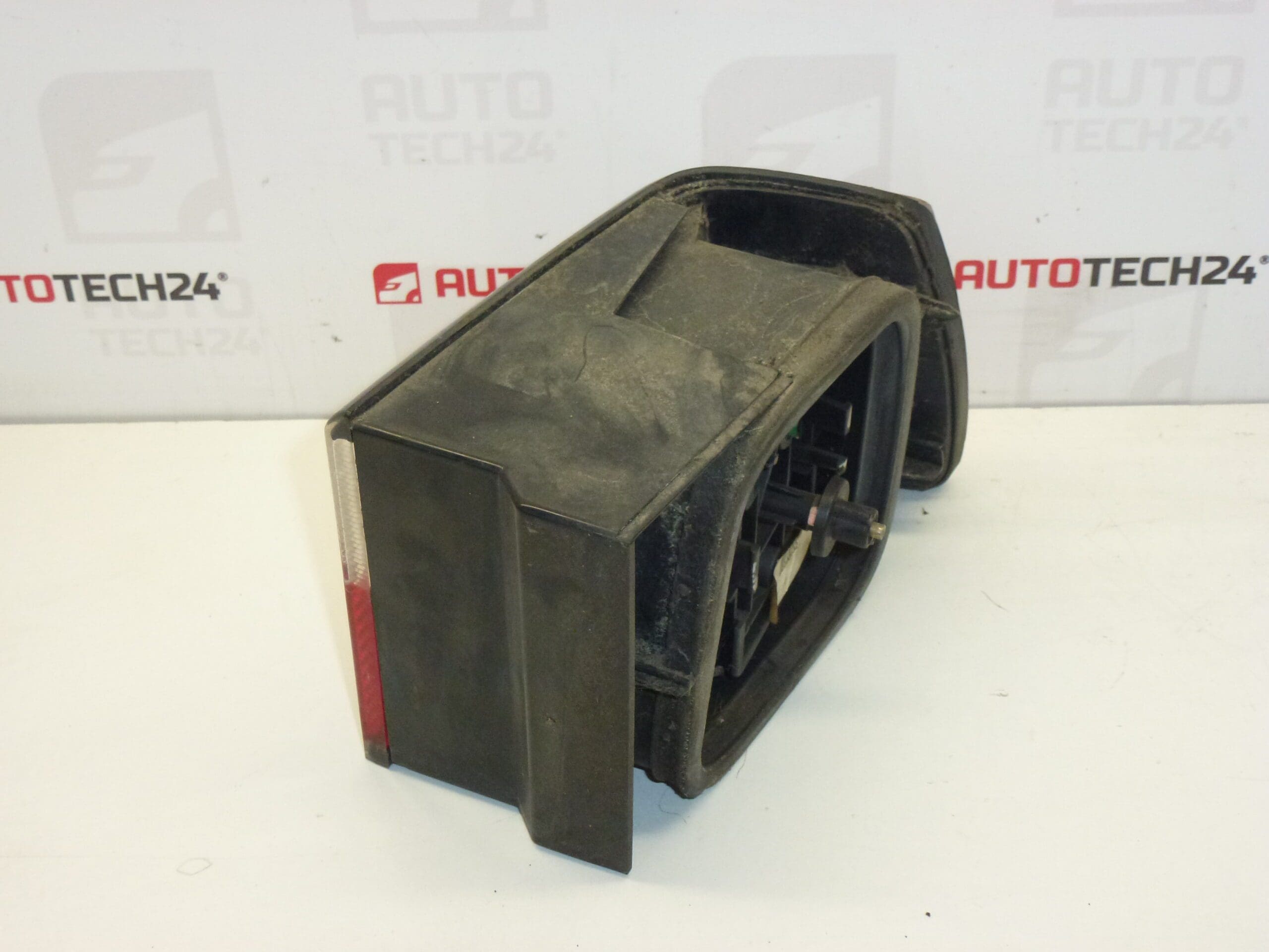 Feu Arrière Gauche Extérieur Sur Aile Pour Citroën Xantia 6350K0 – Image 2