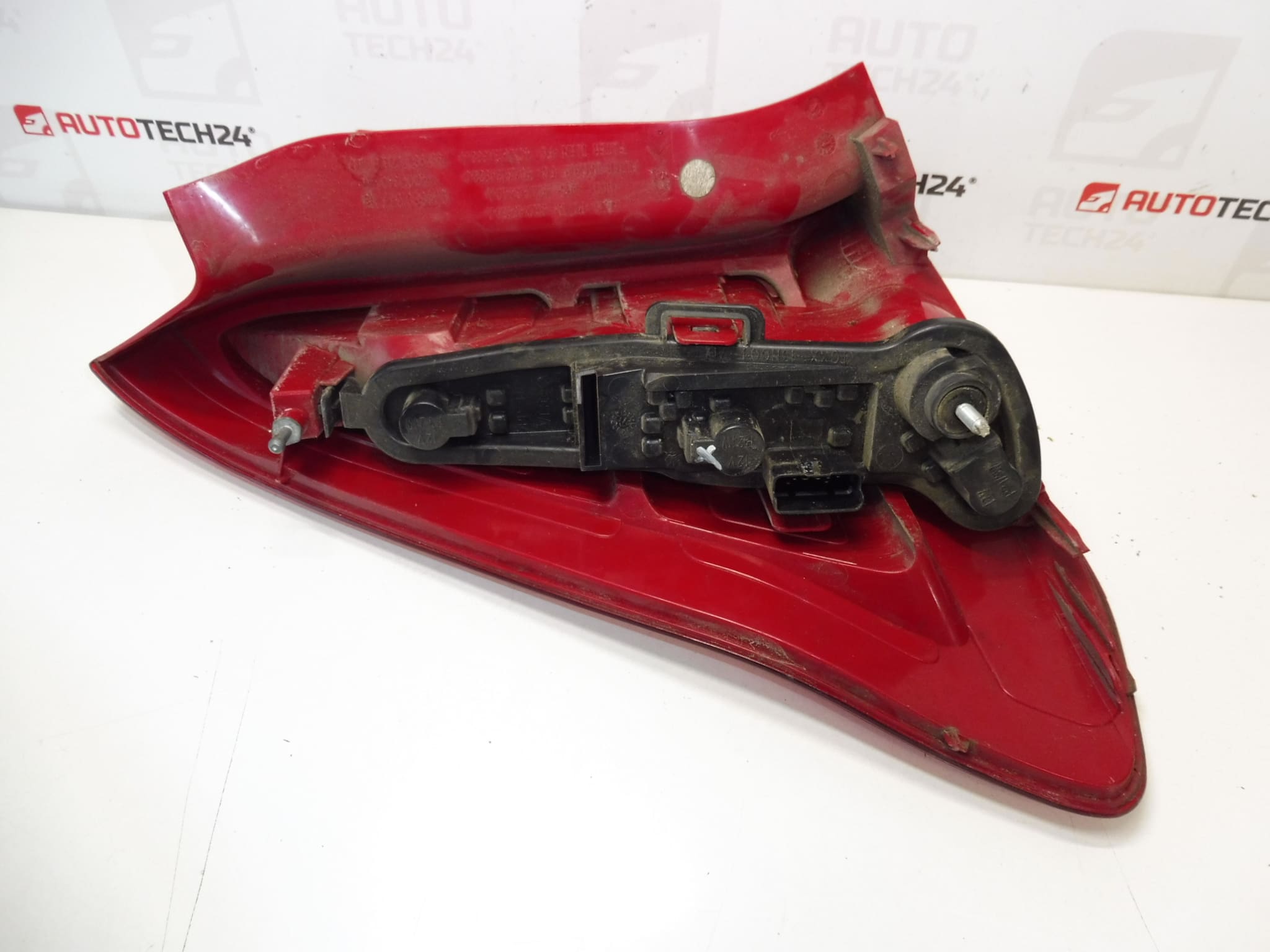 Feu Arrière Droit Citroën C4 3 Portes 9646801677 6351T6 – Image 2