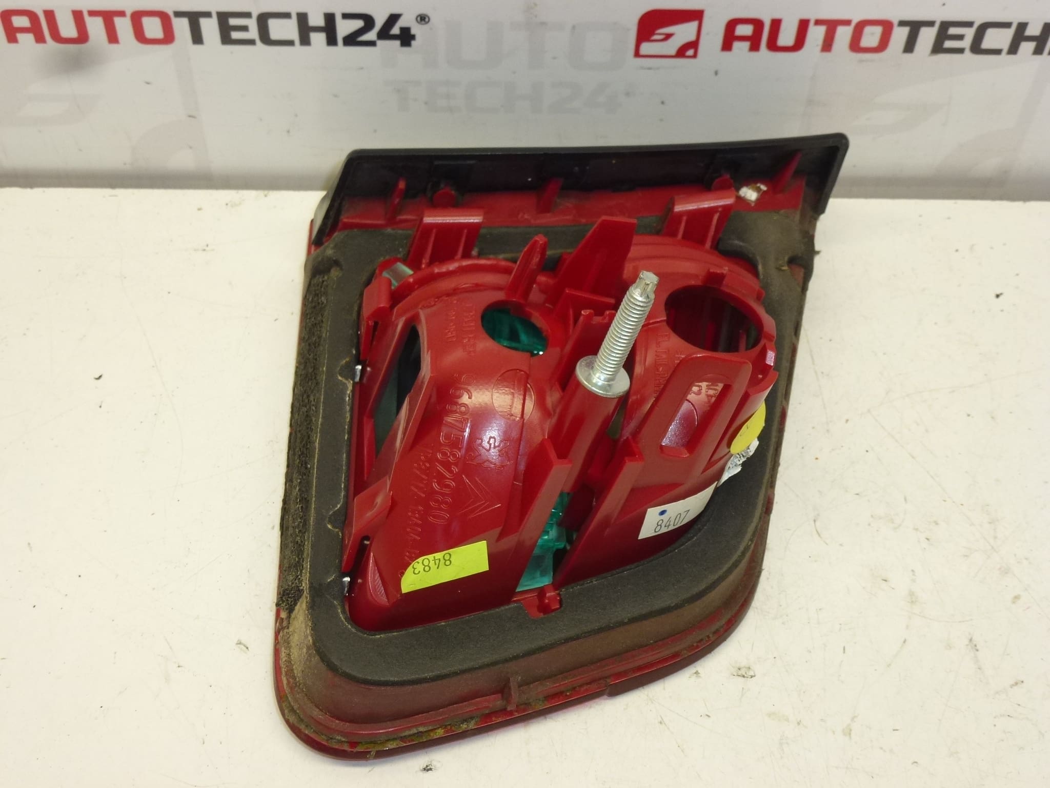 Feu Arrière Intérieur Droit Pour Citroën C5 X7 Berline 9687582980 6350EX – Image 2