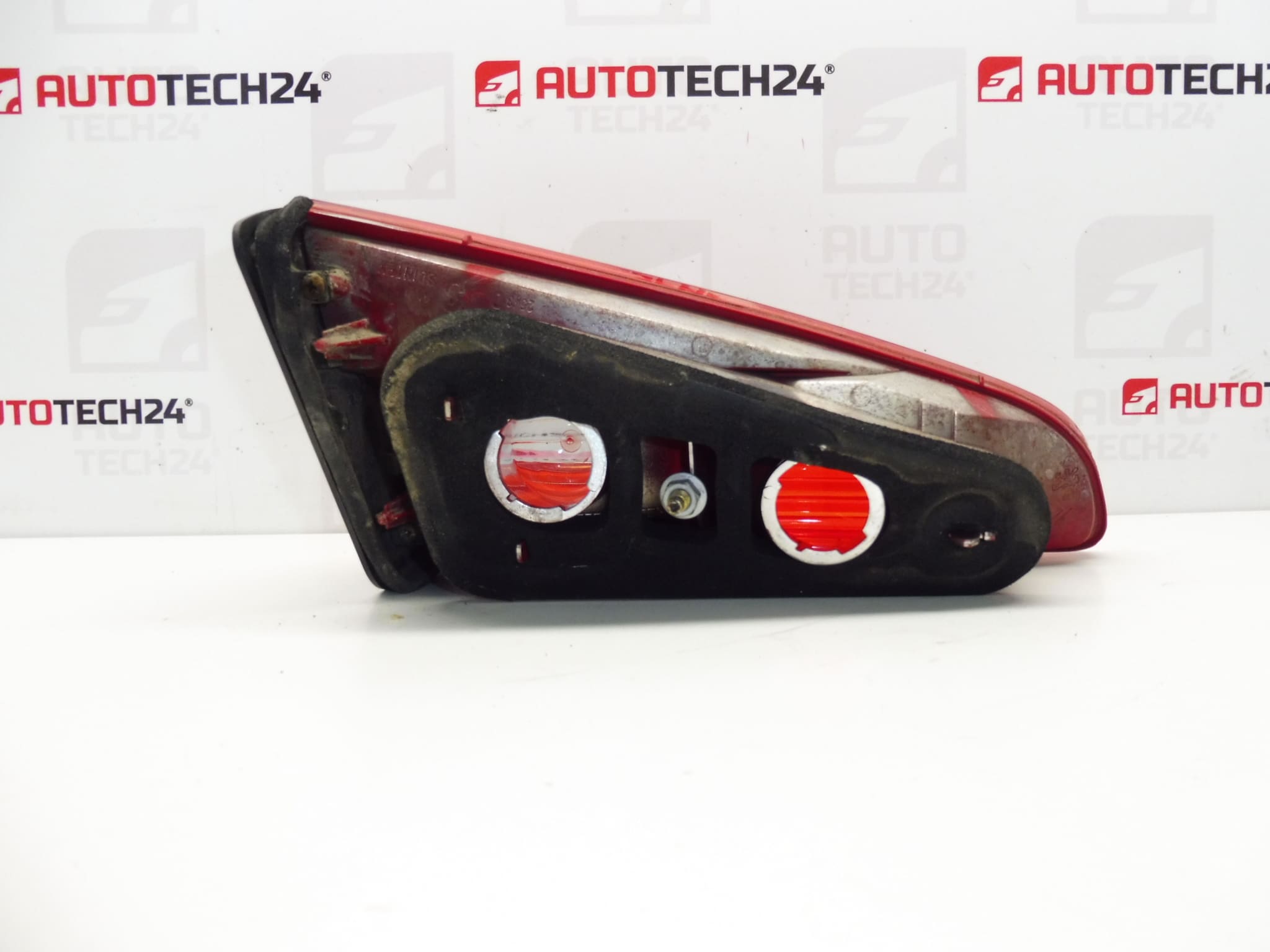 Feu arrière droit pour hayon Peugeot 607 6351N2 – Image 2