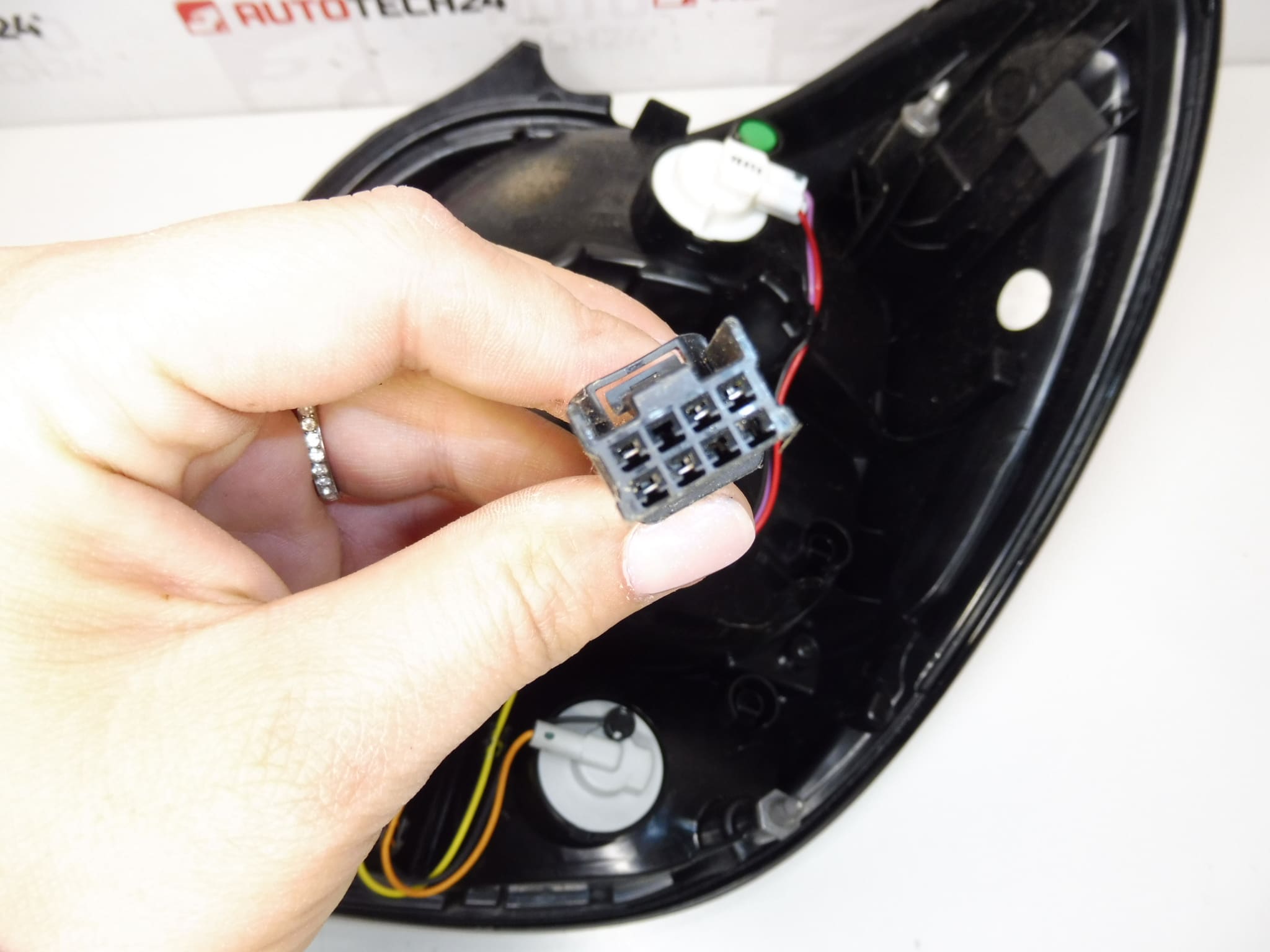 Feu arrière gauche Citroën C1 II 81560-0H152 B001031980 – Image 2