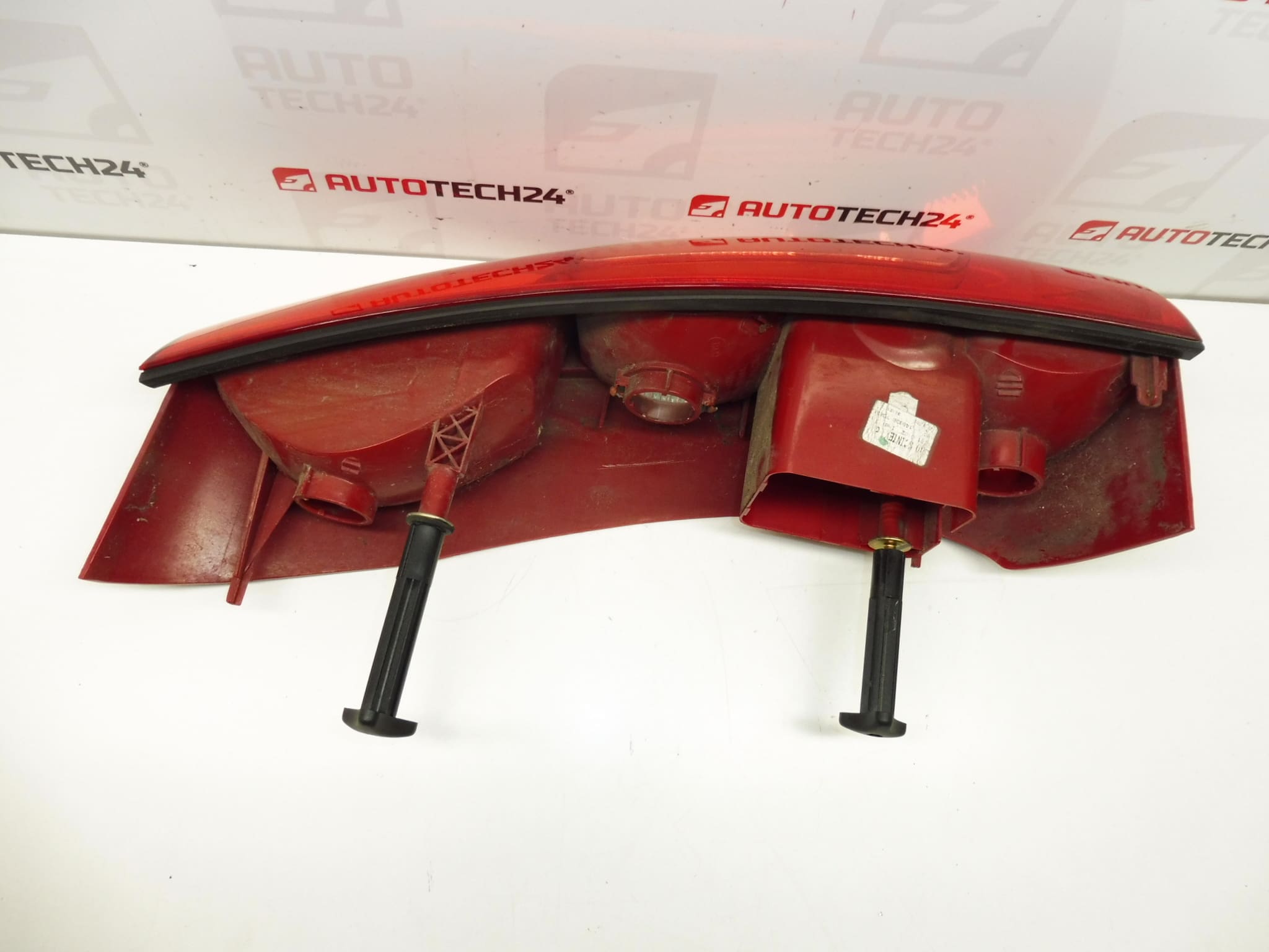 Feu arrière gauche Peugeot 807 6350Y4 – Image 2