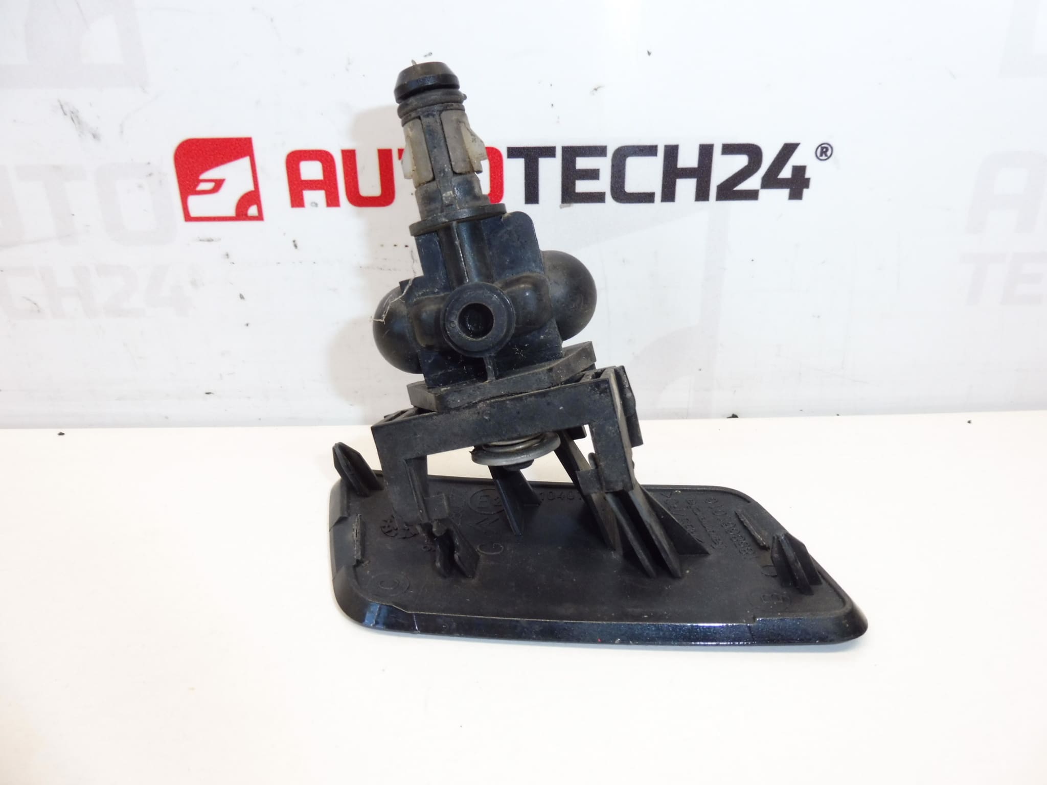 Buse et cache de lave-phares gauche d'occasion pour Citroën C5 II - réf. 6438P6 / 7414JC (EXLD) – Image 2