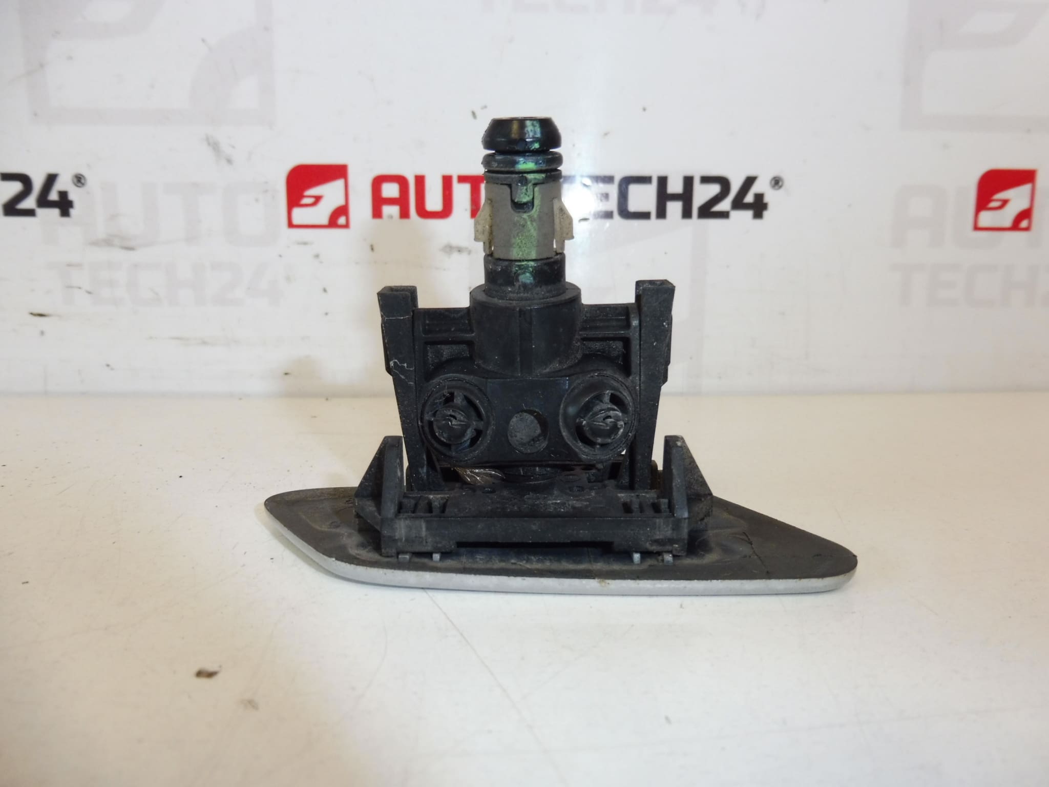 Buse de lave-phares avec cache pour phare avant gauche EZRC Citroën C8 6438K3 6438K7 – Image 2