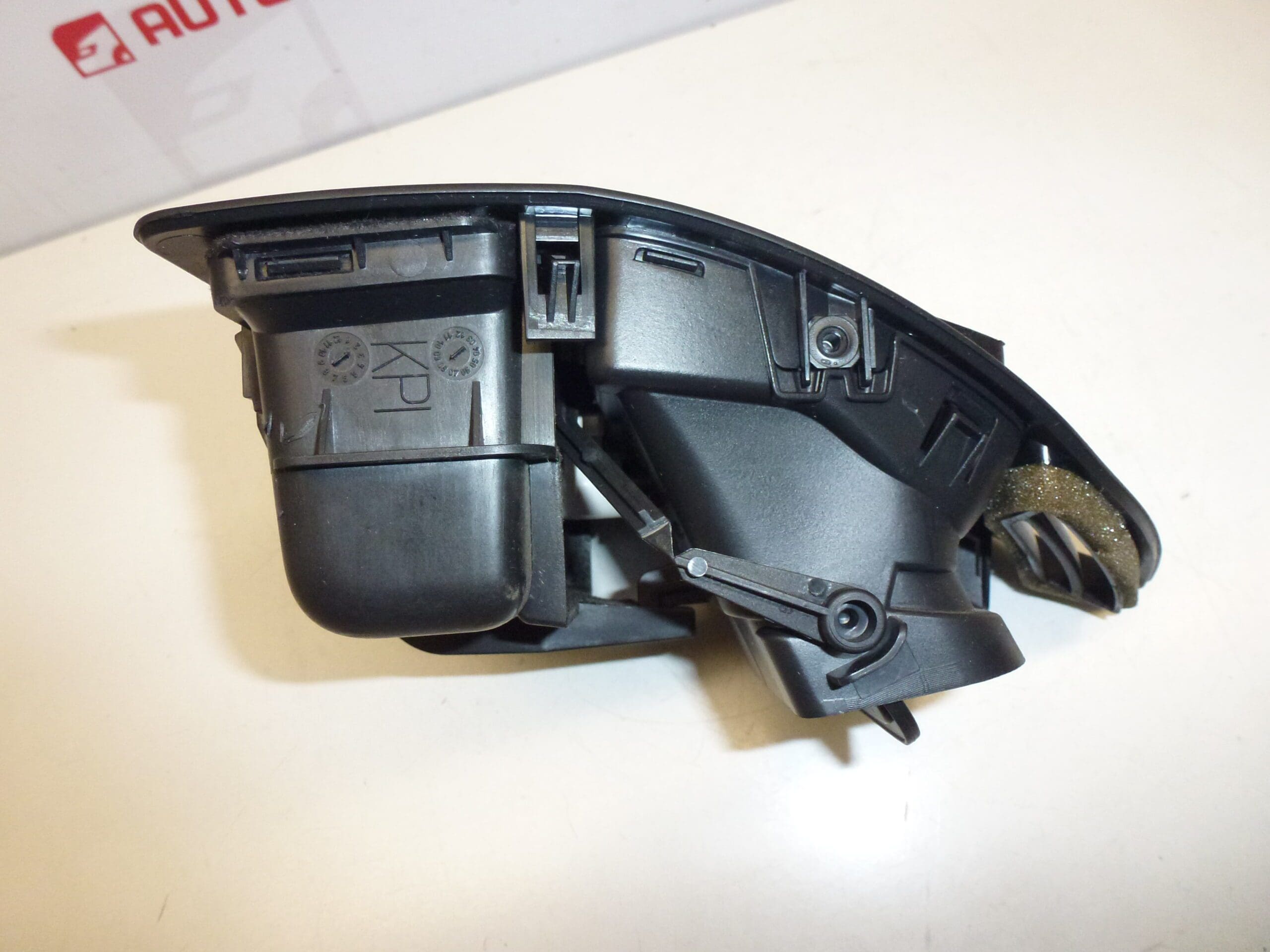 Buse d'aération gauche pour Citroën C4 9649598677 9649598977 8265N7 – Image 2