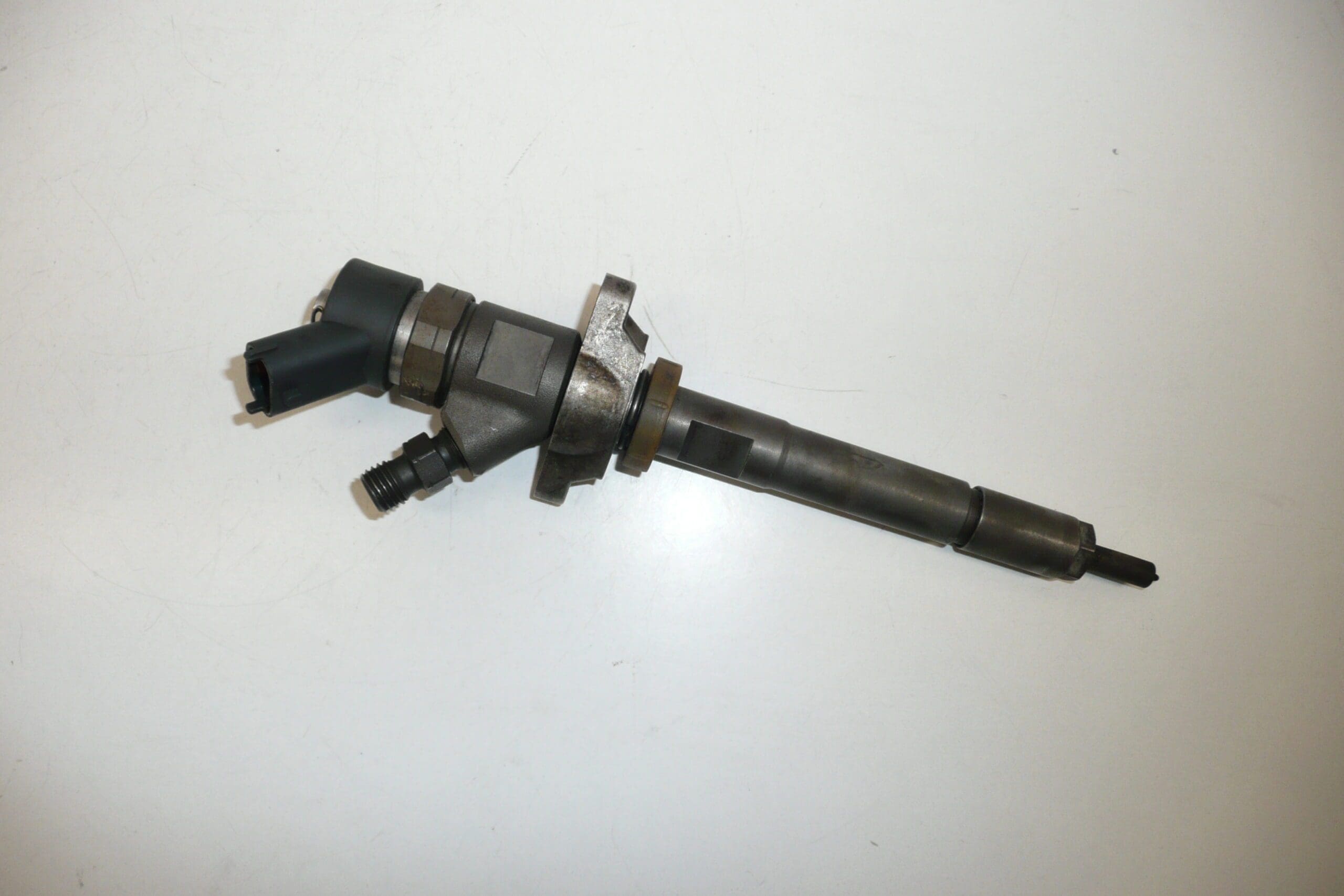 Injecteur Bosch 1,6 HDi 55 et 66 kW 0445110239, seulement 21 000 km – Image 2