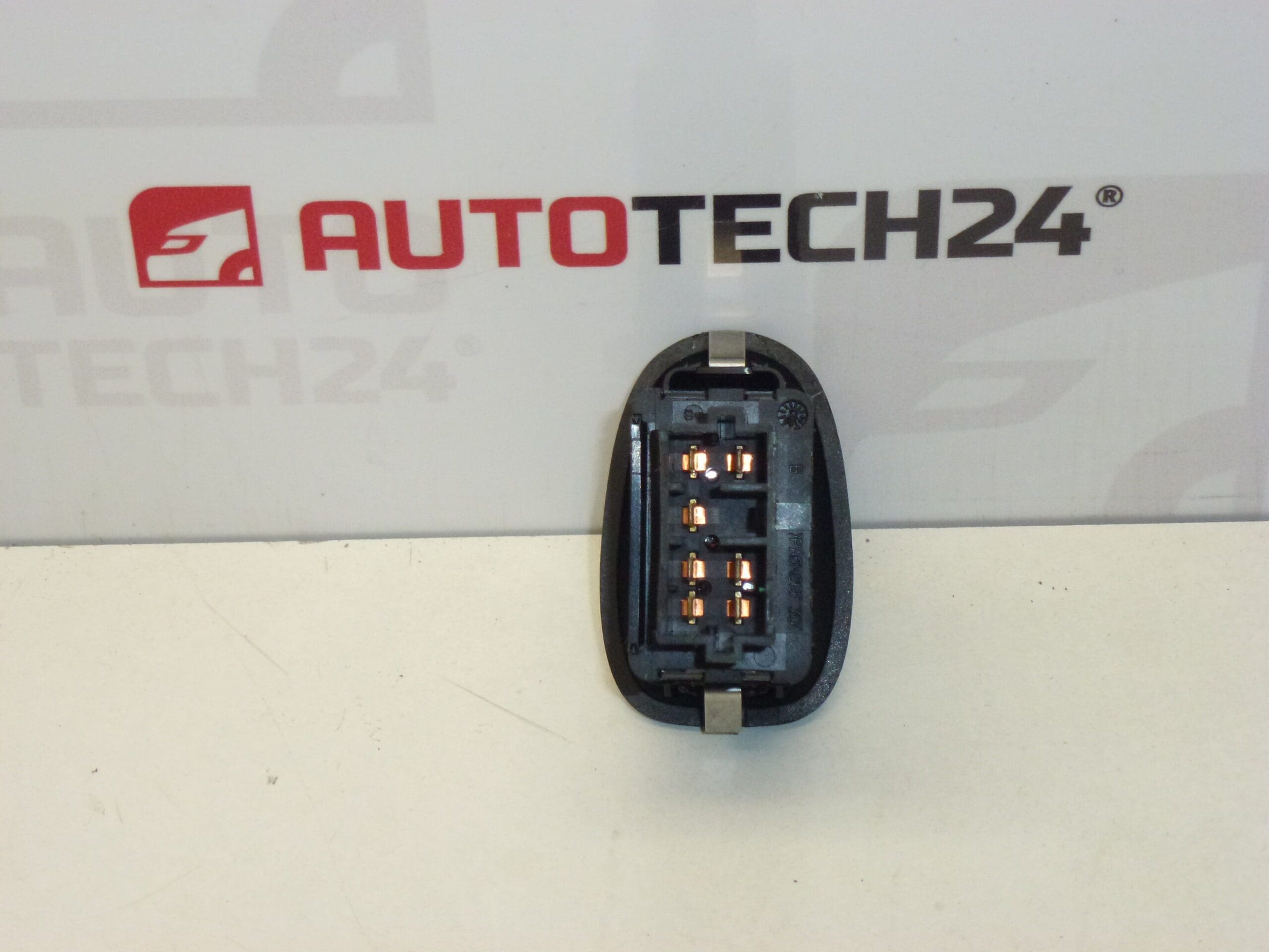 Interrupteur de lève-vitre arrière Citroën C3 Pluriel 6552FZ – Image 2