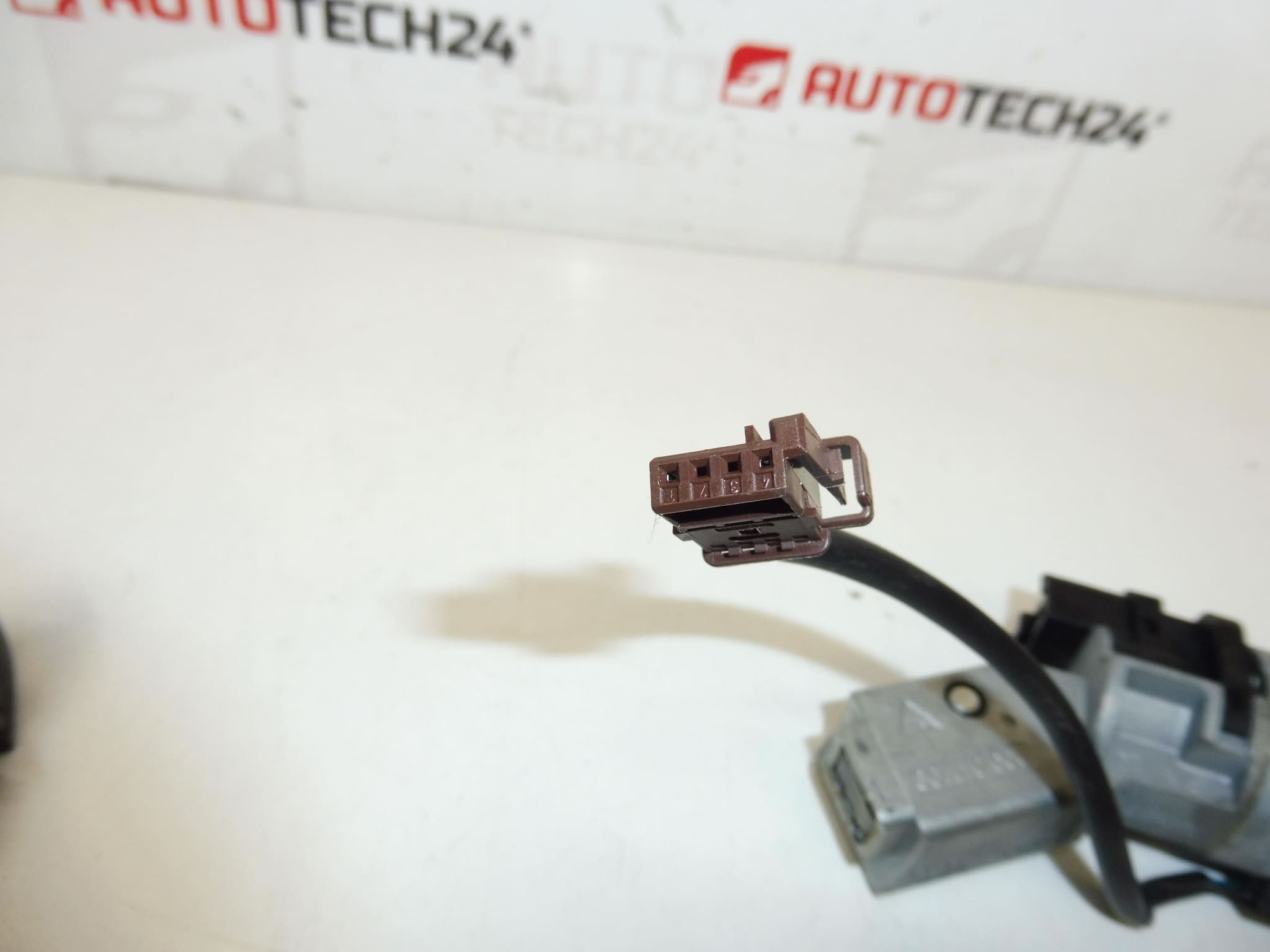 Kit de serrures avec 1 clé pour PSA (Citroën, Peugeot) 4162KE 1609124480 – Image 2